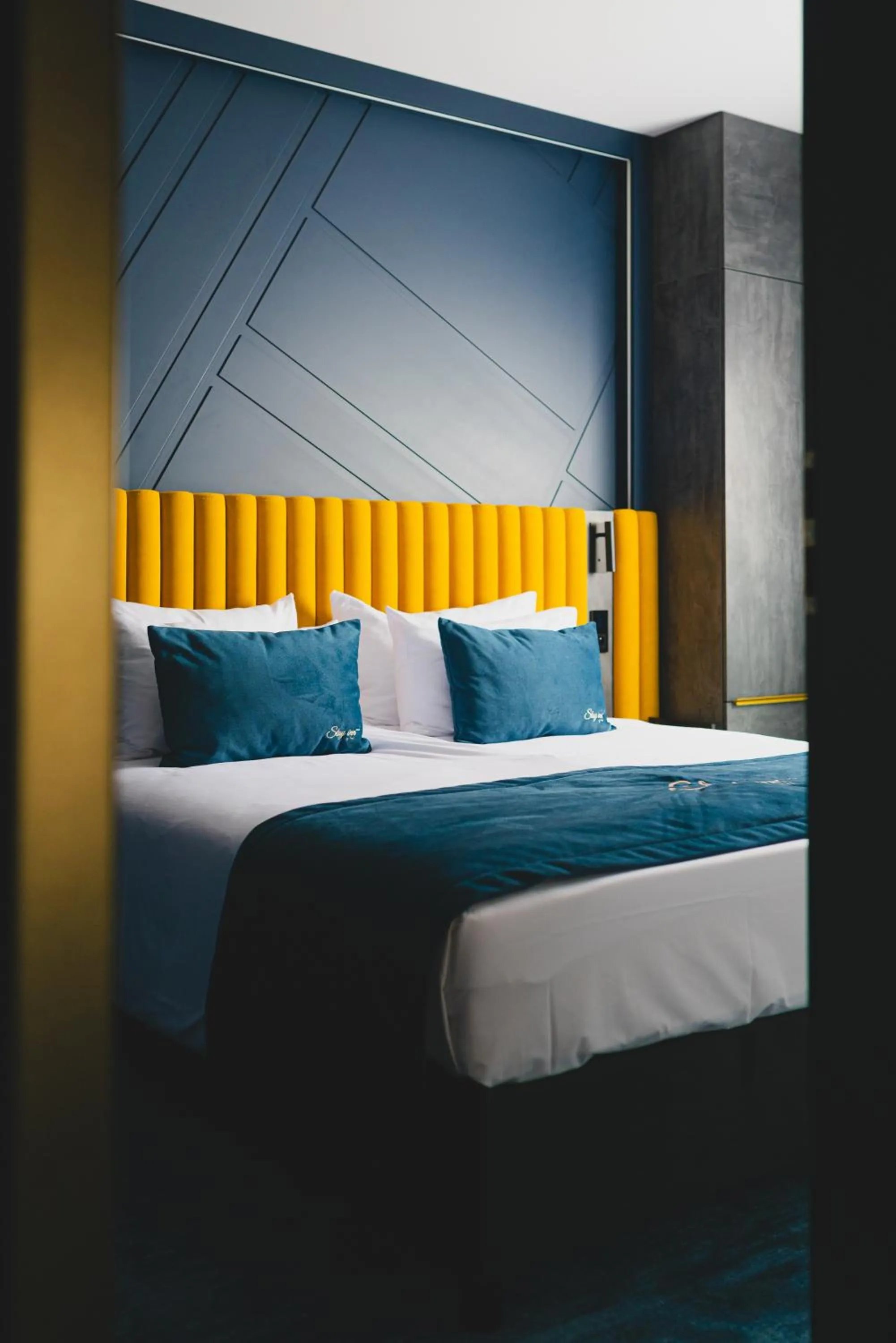 Property building, Bed in Stay inn Hotel Warszawa