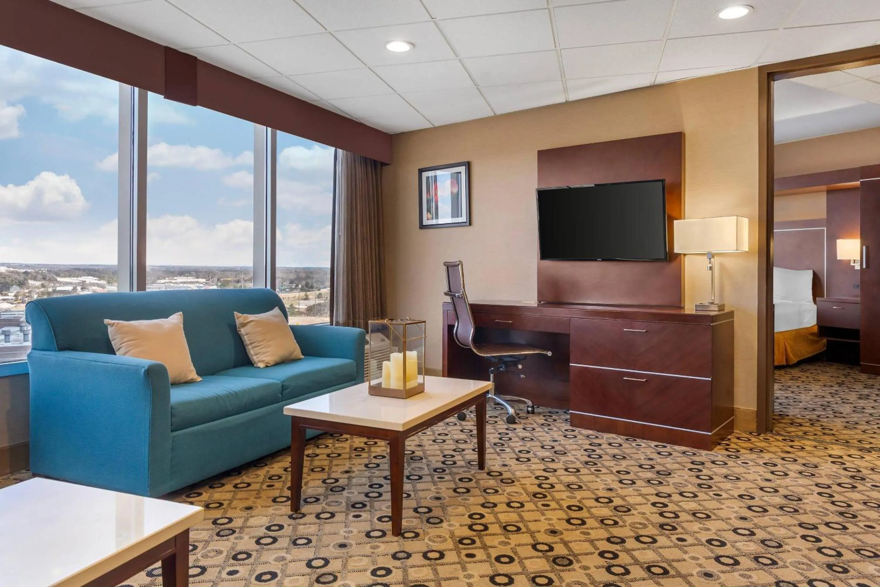 Bedroom in Radisson Hotel Southfield-Detroit