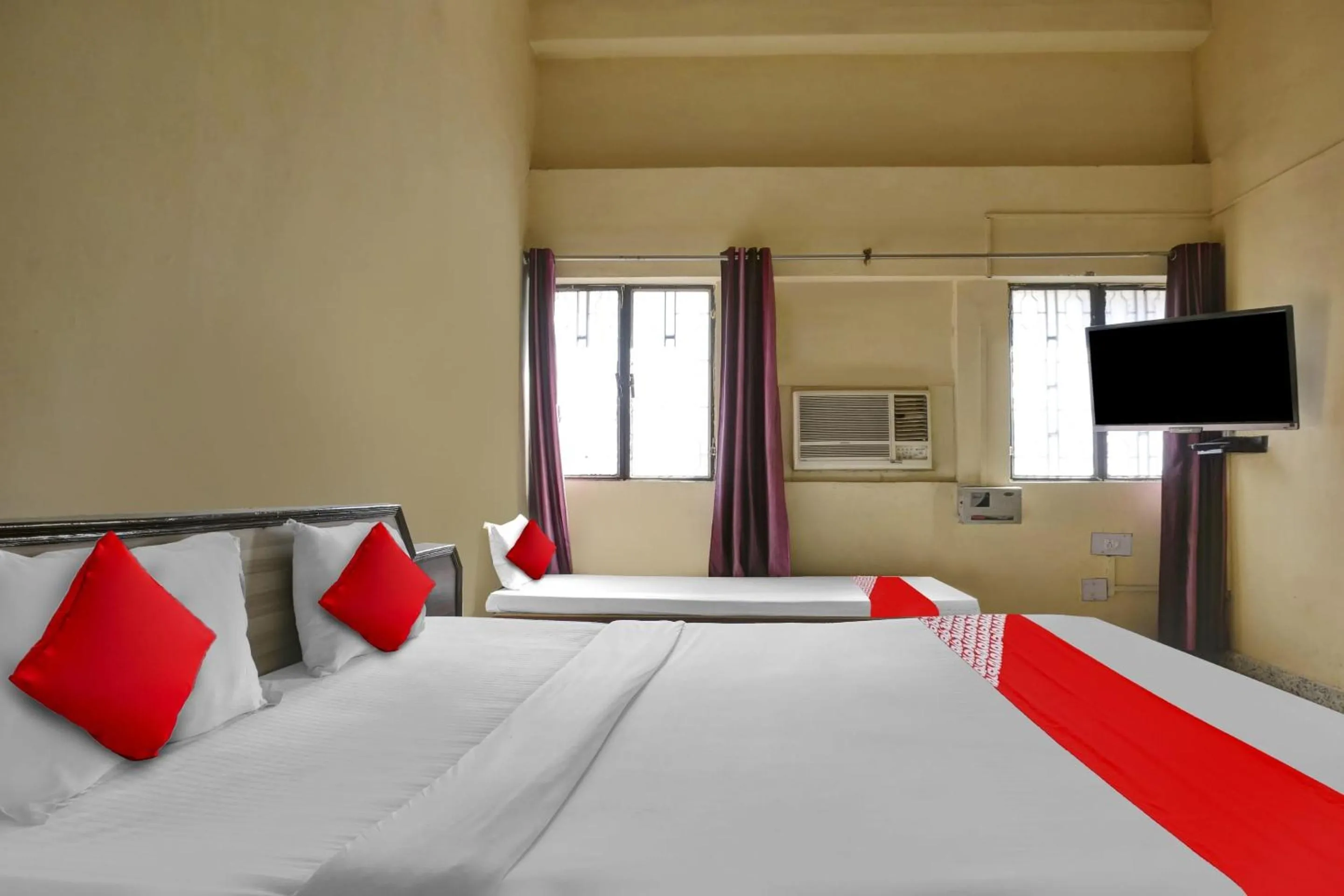 Bedroom, Bed in Hotel O by OYO Arjun