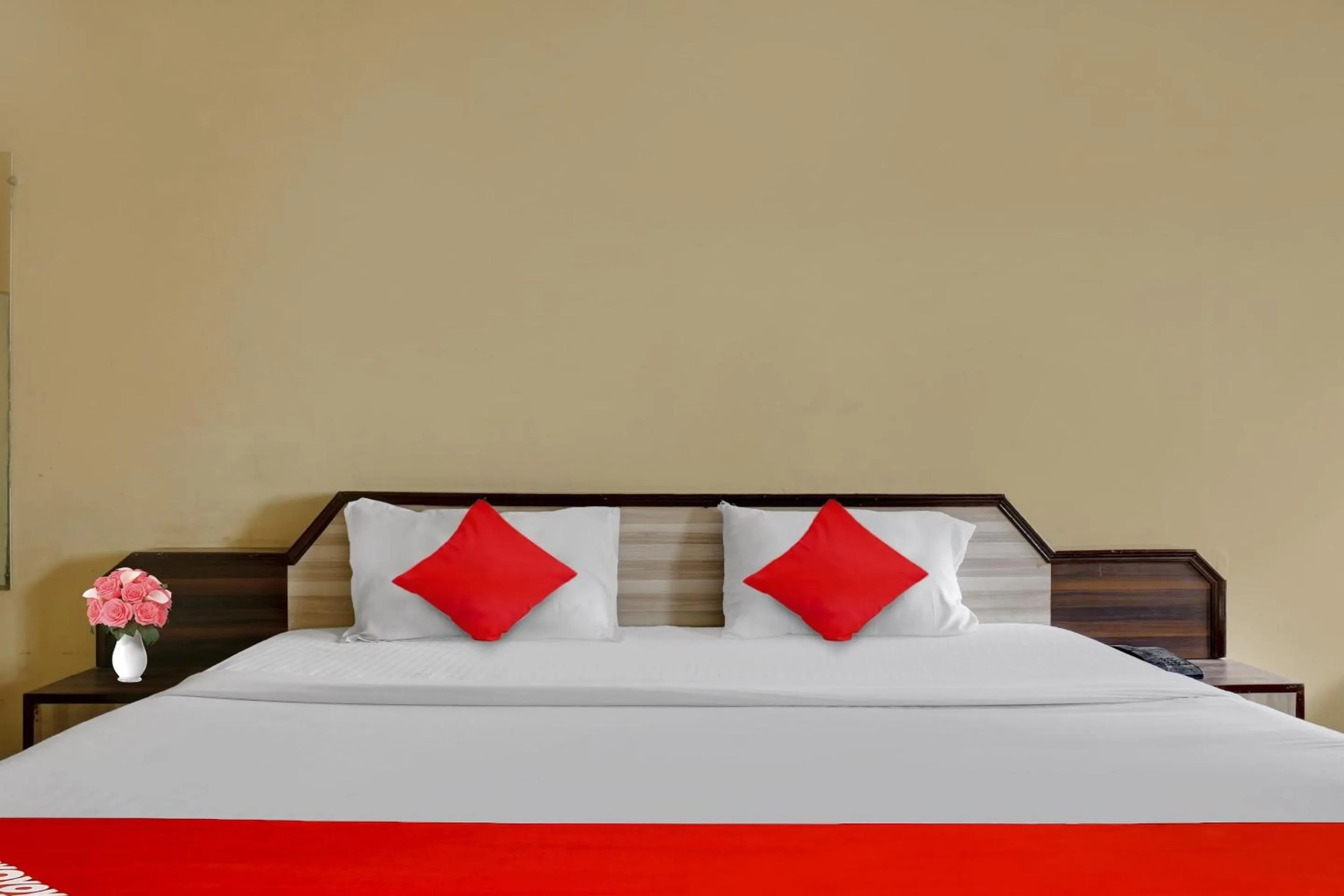 Bedroom, Bed in Hotel O by OYO Arjun
