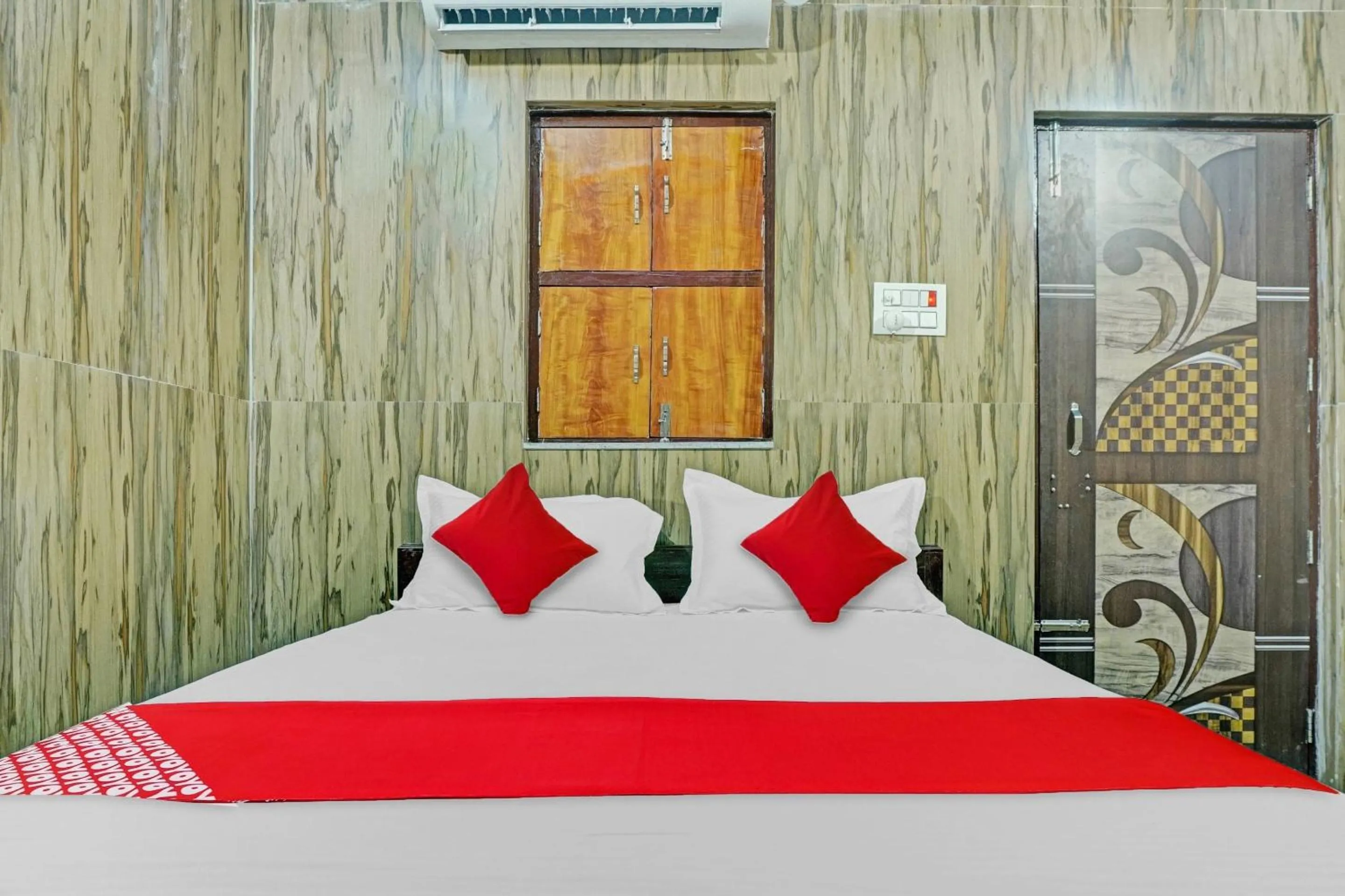 Bedroom, Bed in Hotel O Shree New Hotel Rajdhani