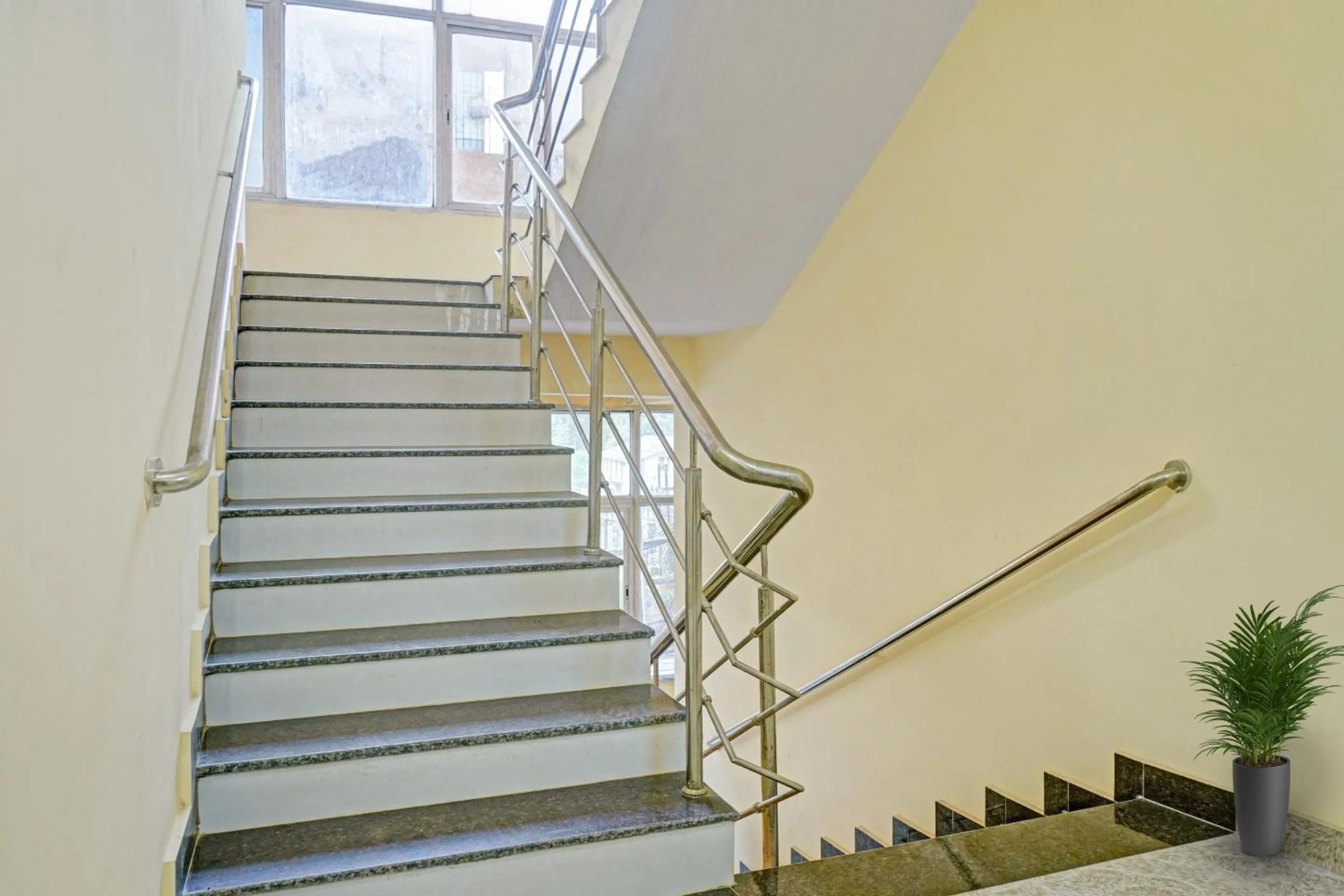 Facade/entrance in Hotel O Shree New Hotel Rajdhani