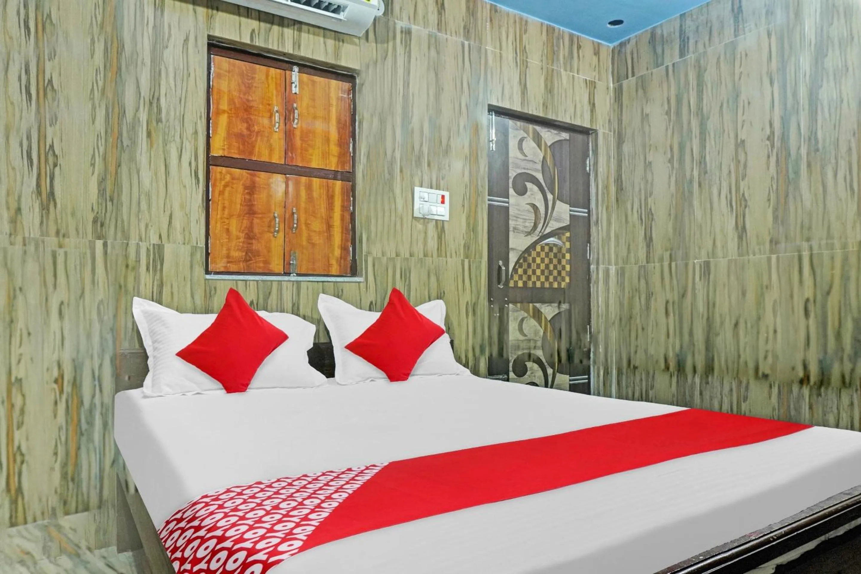 Bedroom, Bed in Hotel O Shree New Hotel Rajdhani