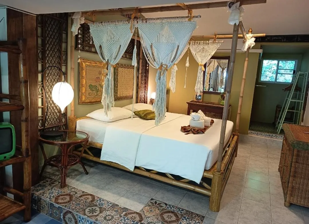 Bed in Baan sikhao Yanui