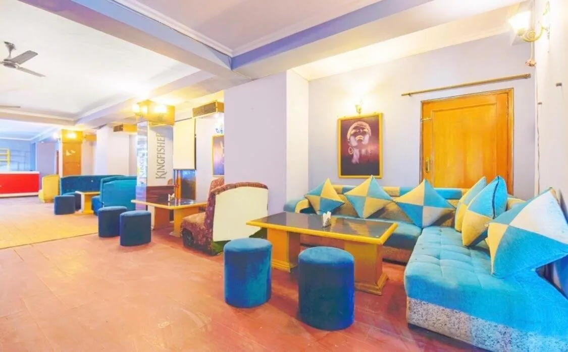 Restaurant/places to eat in Hotel O Shan