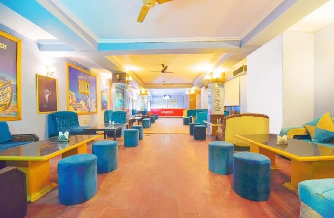 Restaurant/places to eat in Hotel O Shan
