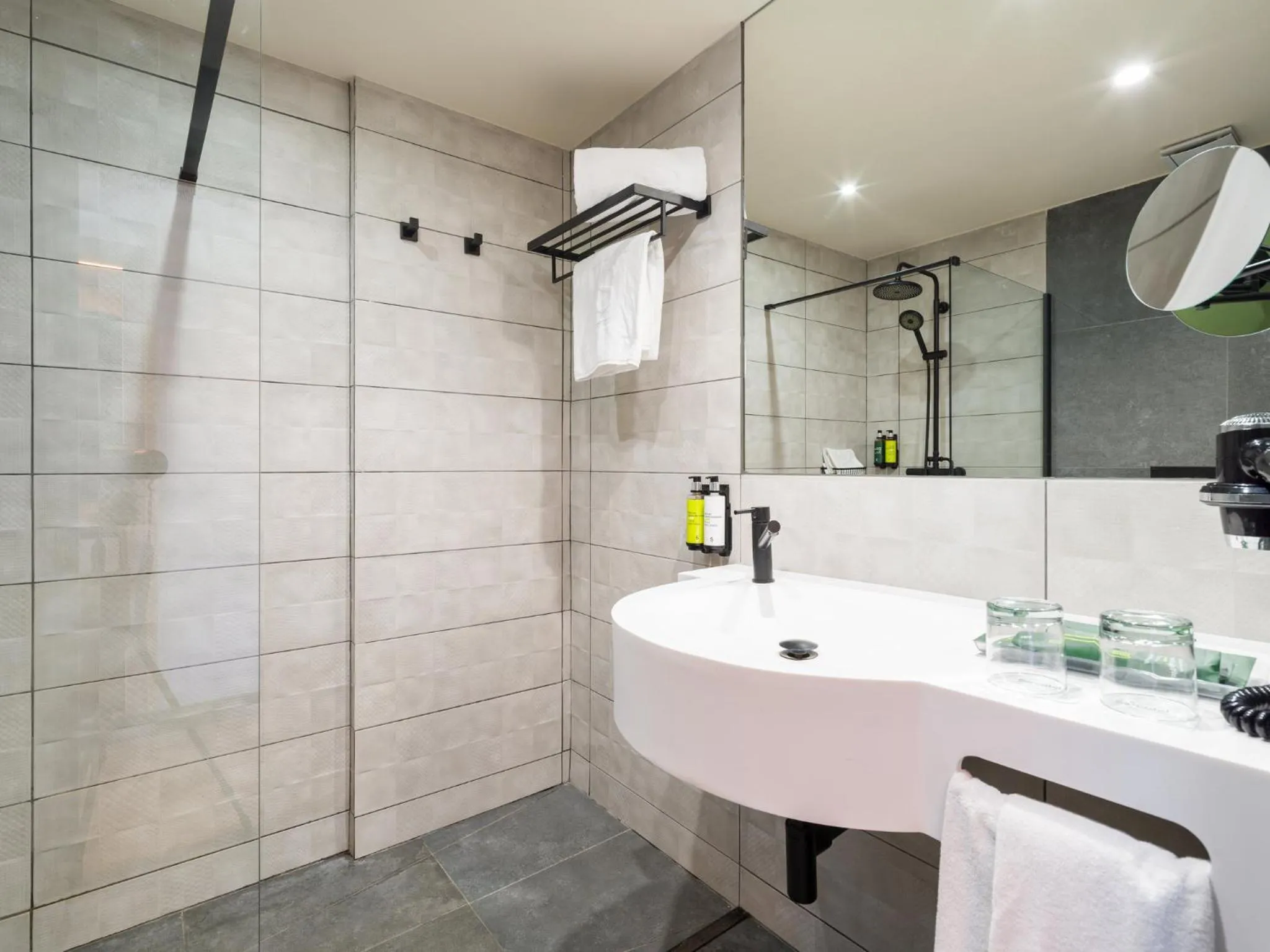 Bathroom in Sercotel Playa Canteras