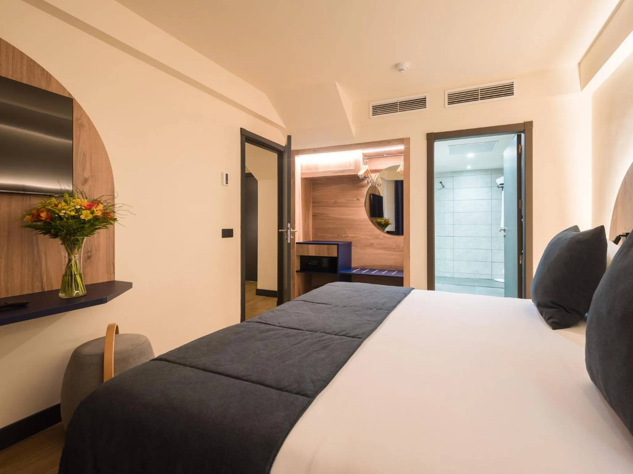 Photo of the whole room, Bed in Sercotel Playa Canteras