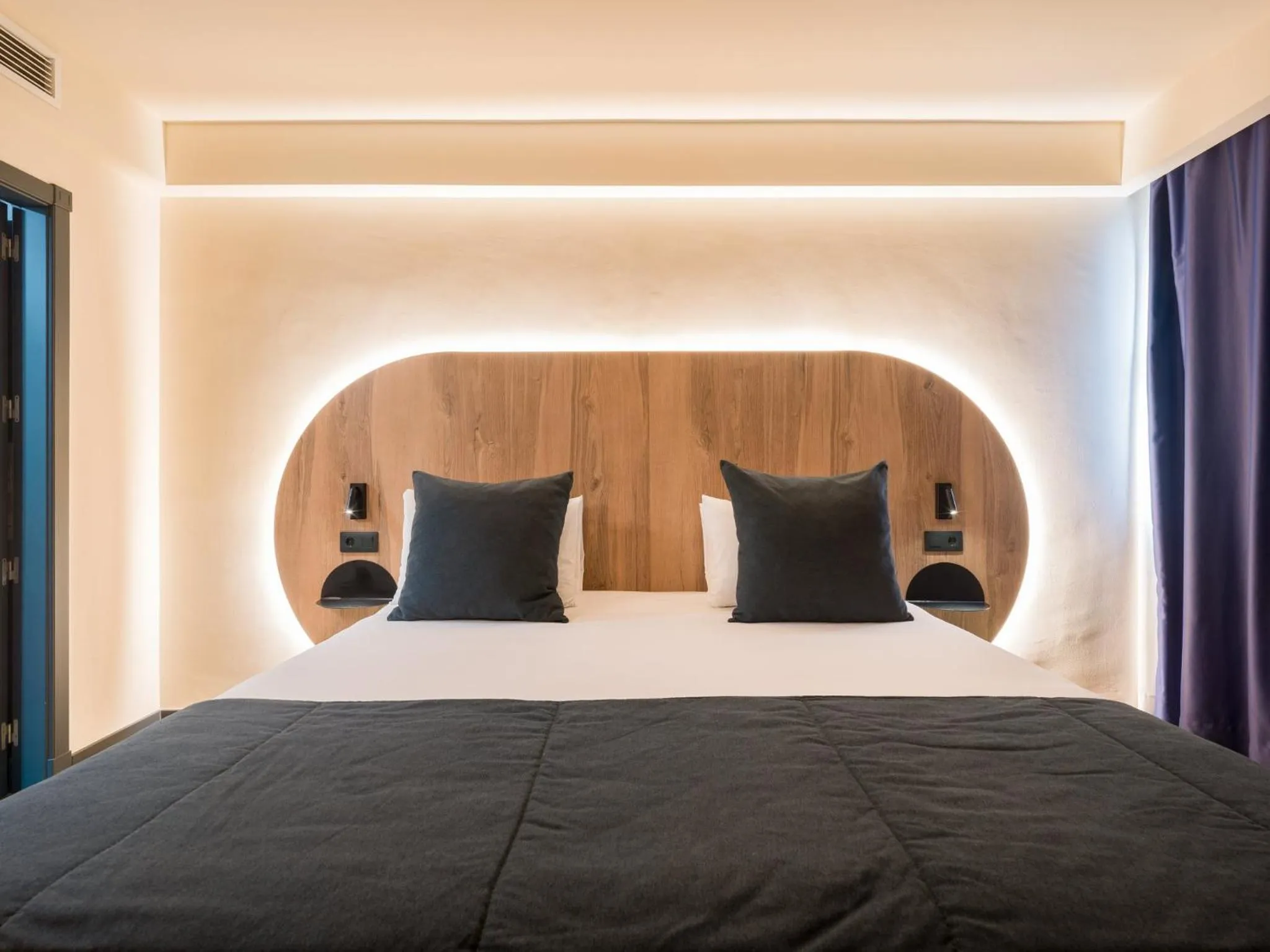 Photo of the whole room, Bed in Sercotel Playa Canteras