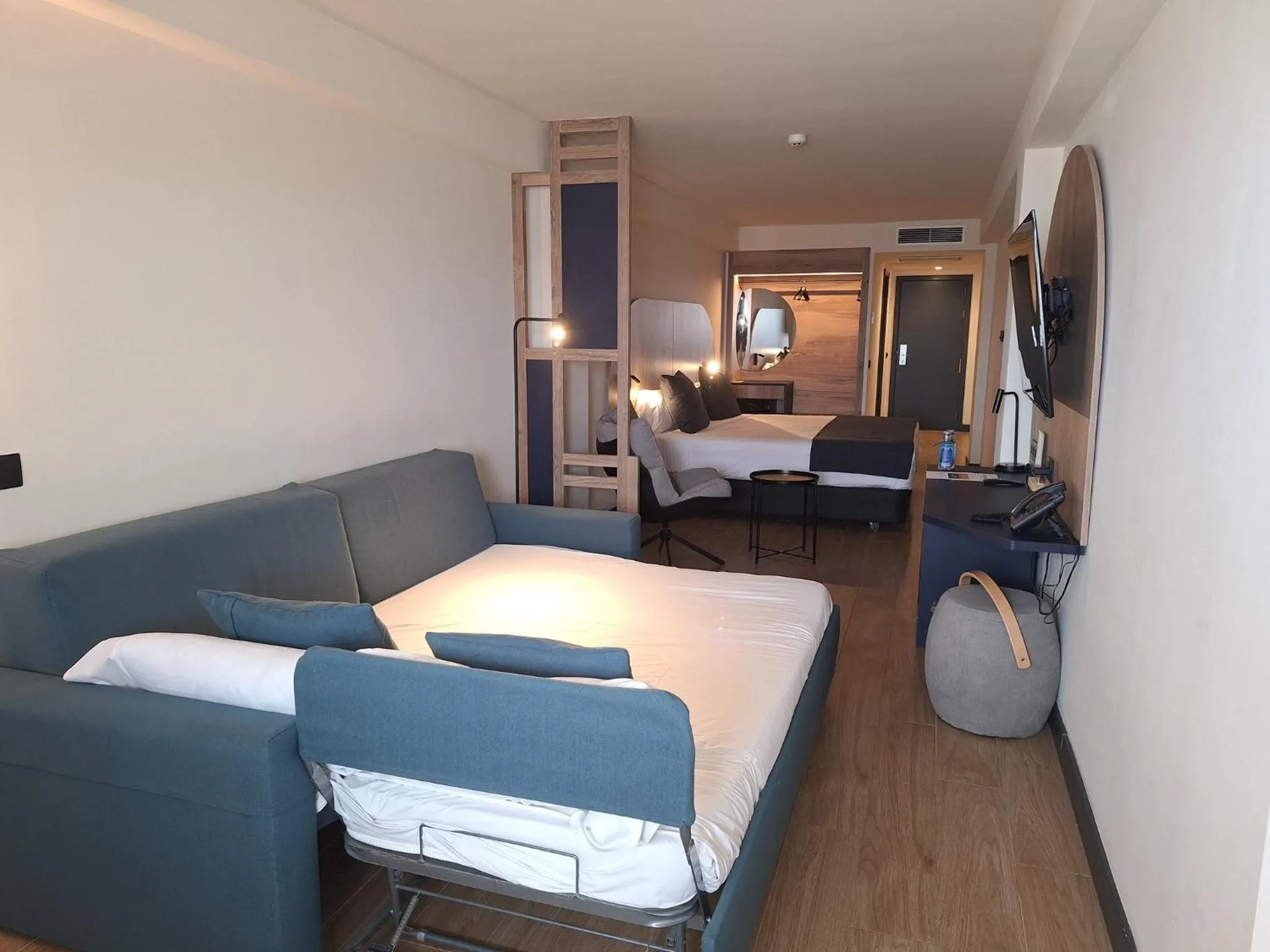 Photo of the whole room, Bed in Sercotel Playa Canteras