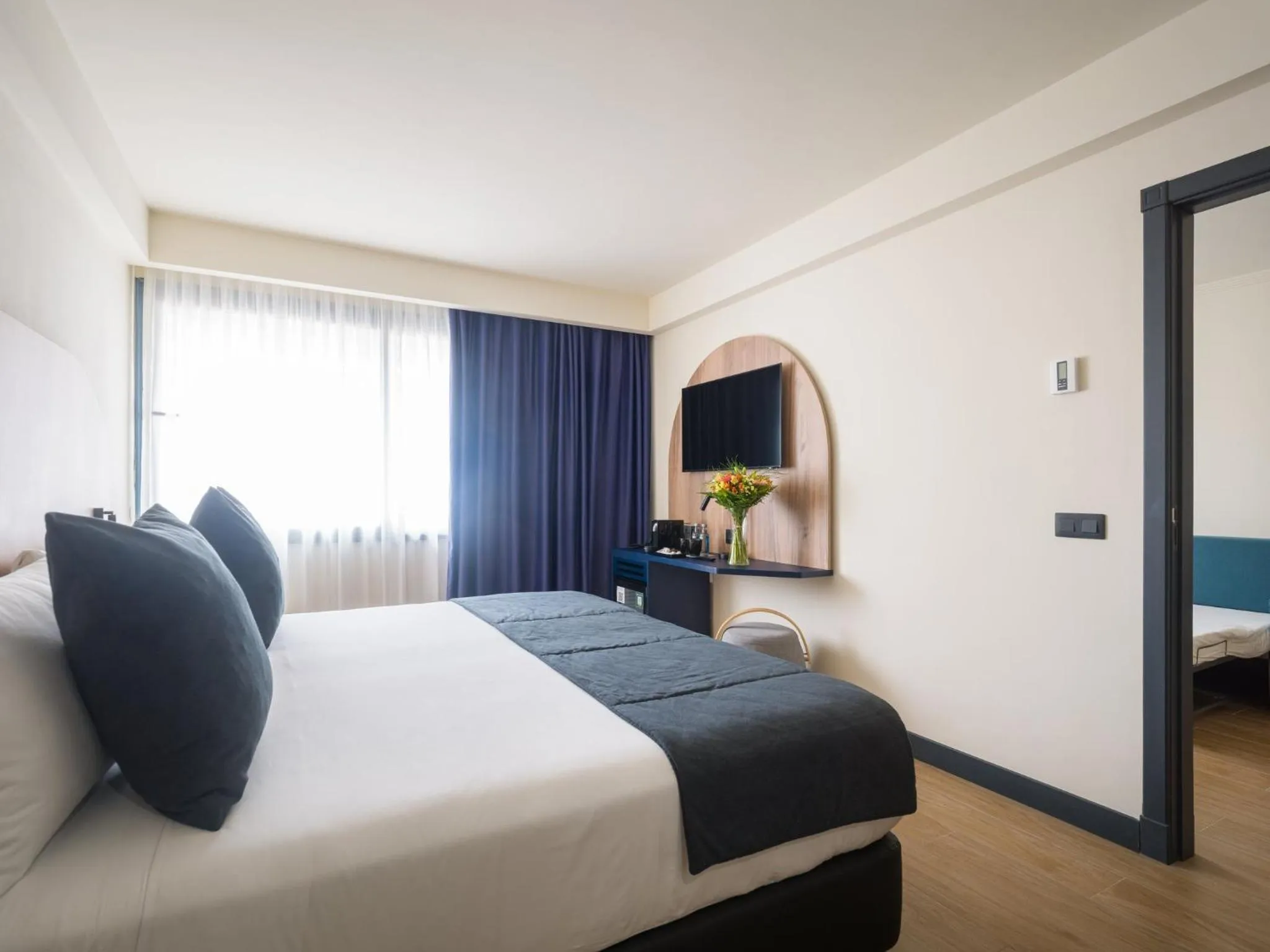 Photo of the whole room, Bed in Sercotel Playa Canteras