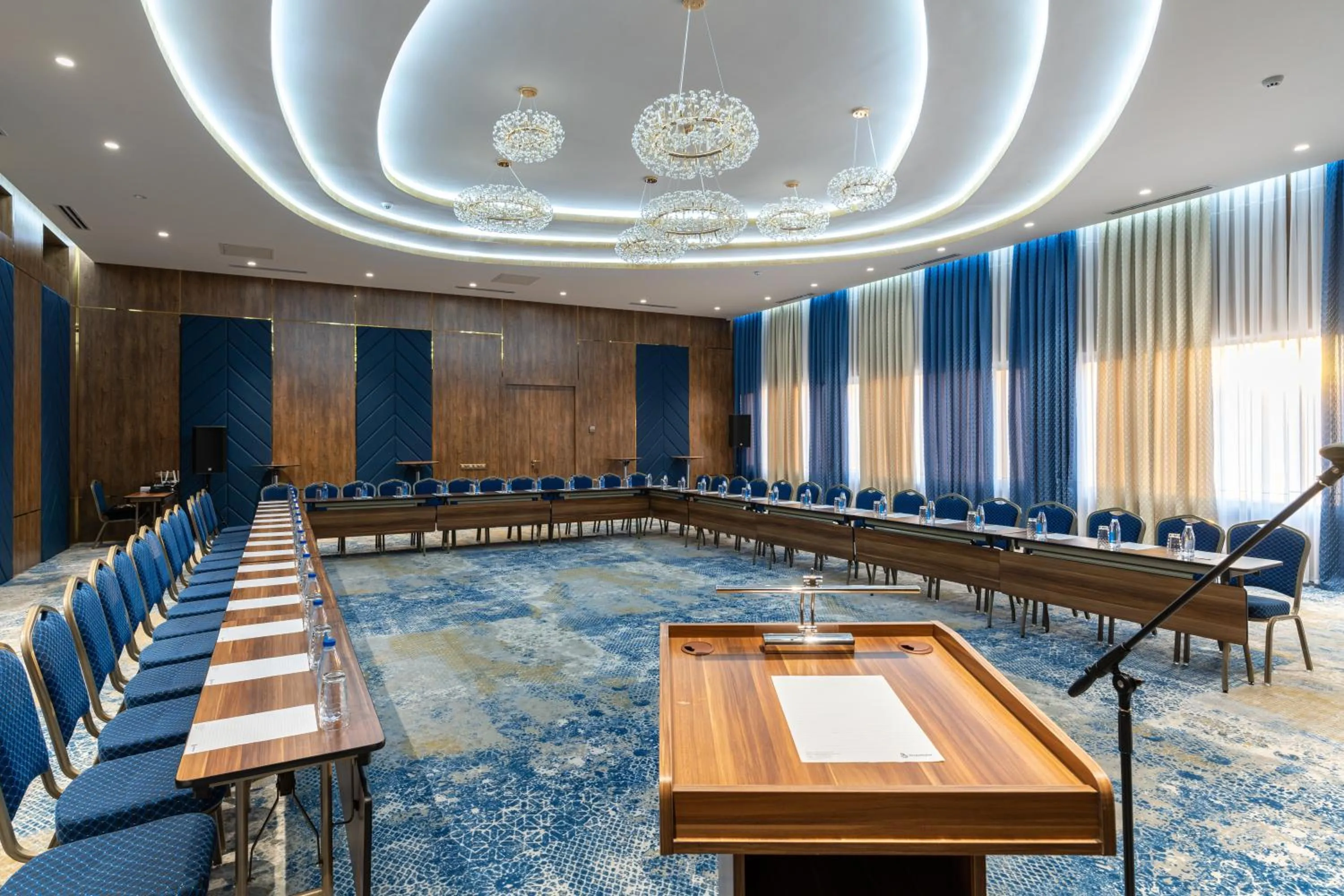 Meeting/conference room in Shamsan Airport Hotel