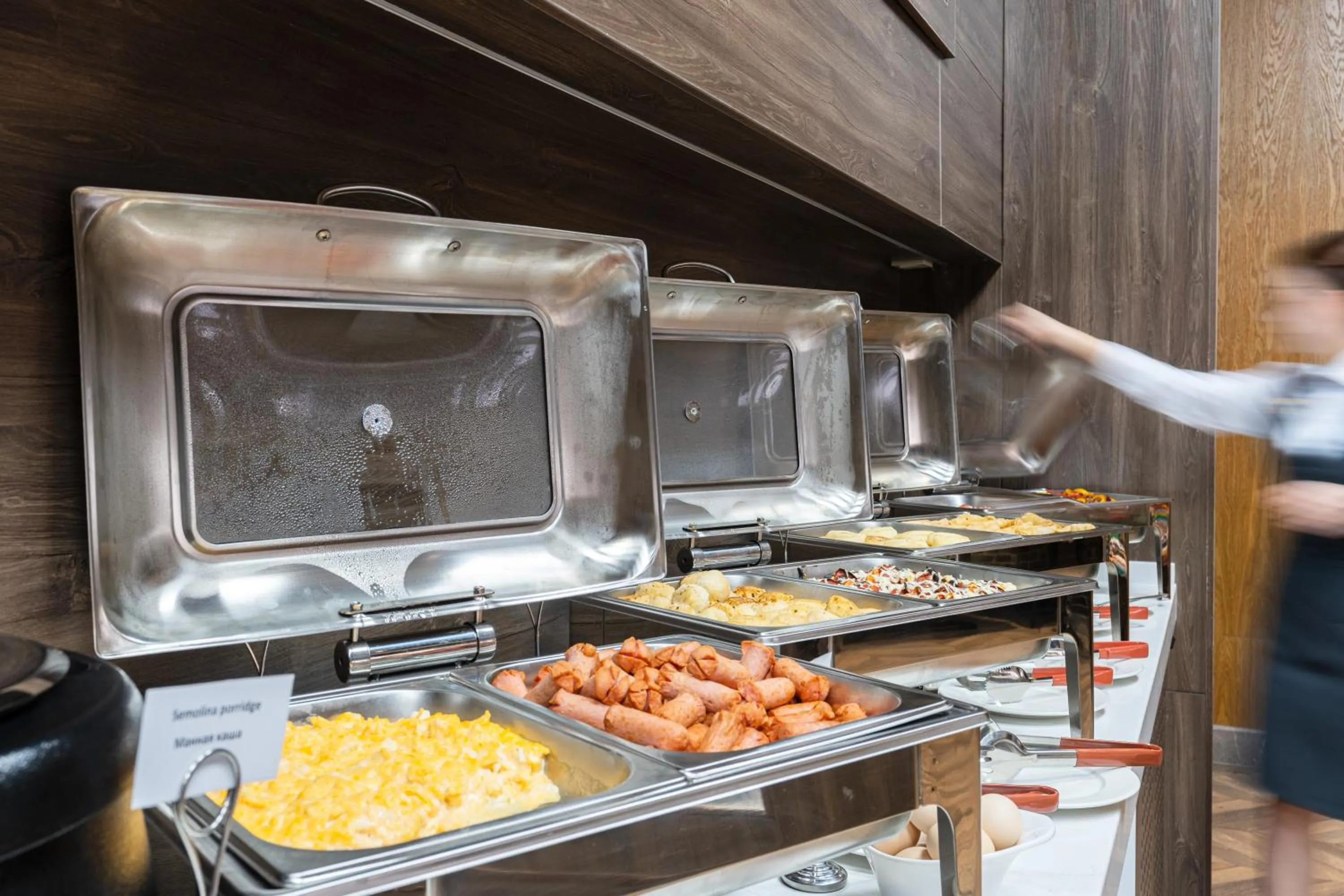 Food and drinks in Shamsan Airport Hotel