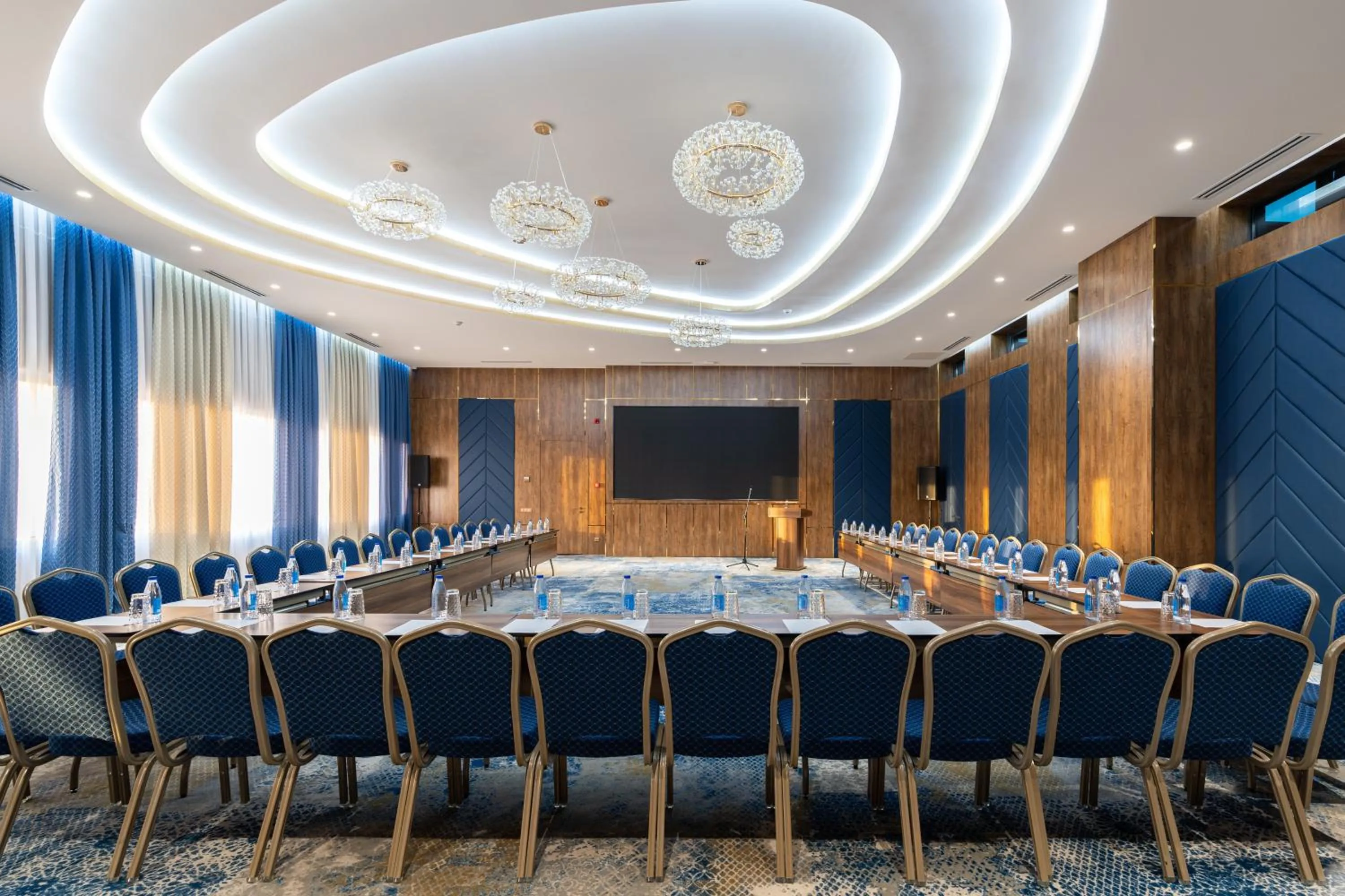 Meeting/conference room in Shamsan Airport Hotel