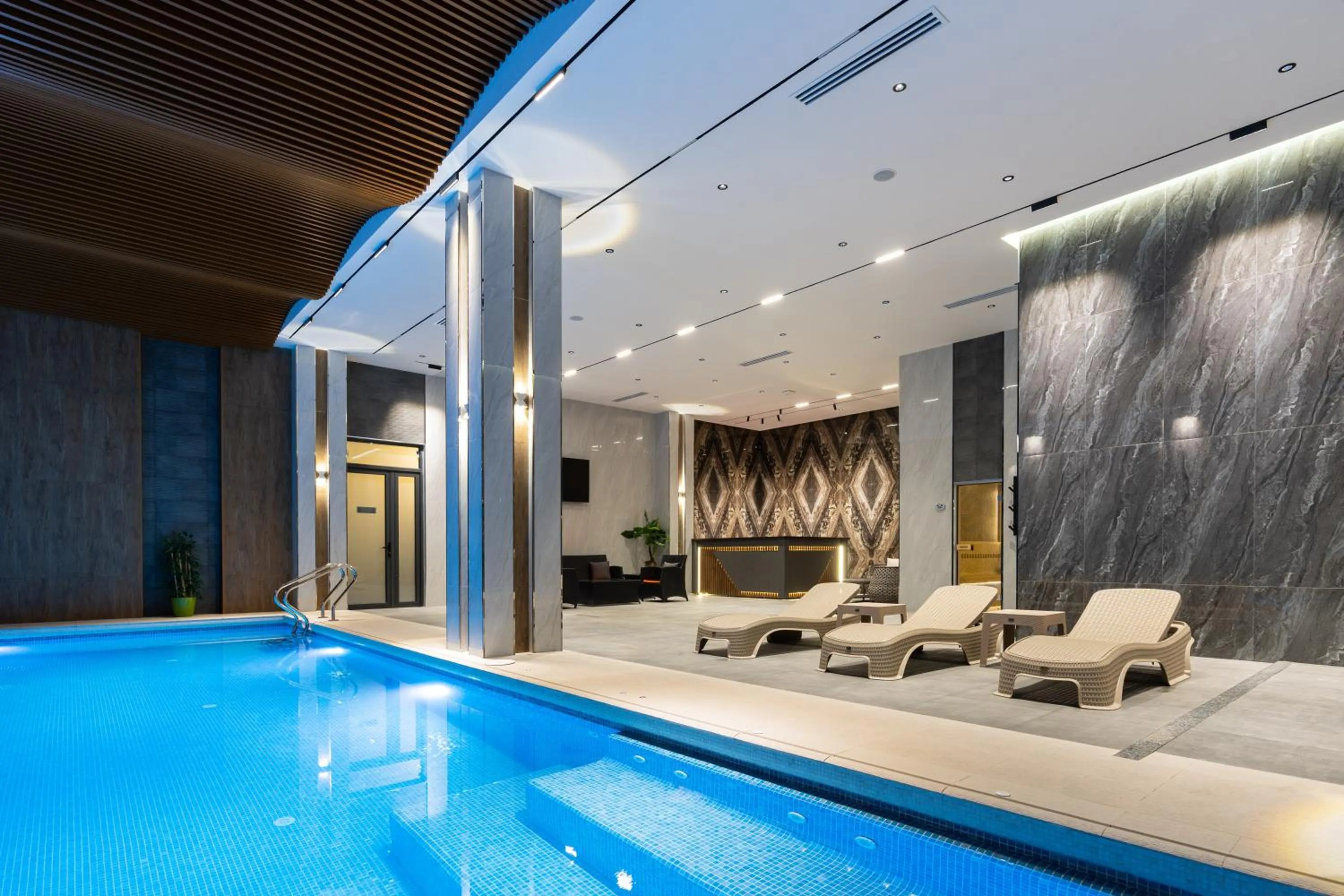 Pool view in Shamsan Airport Hotel