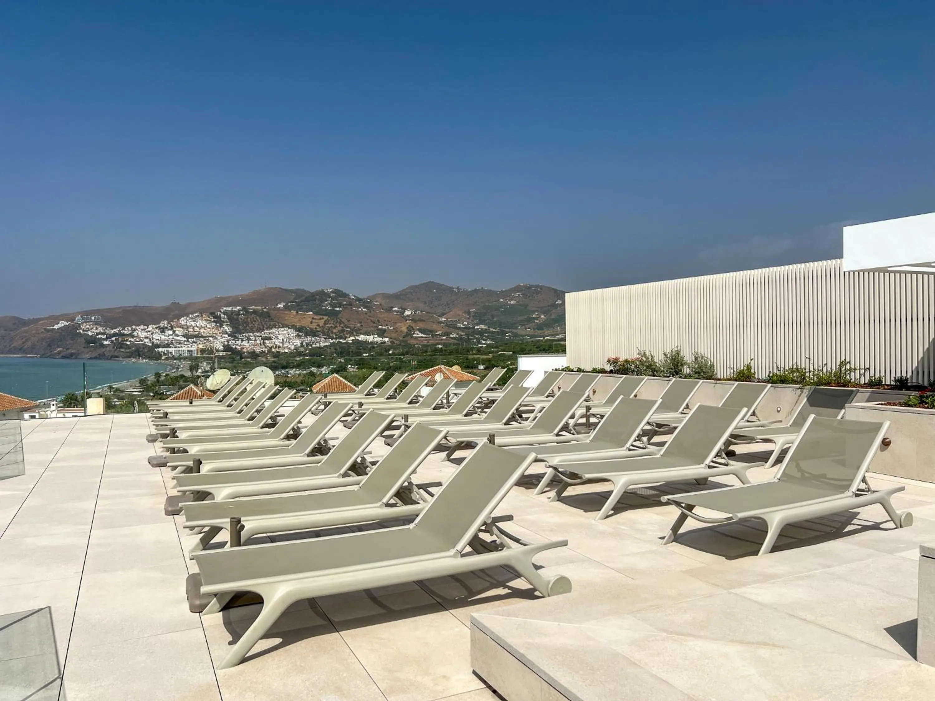 Swimming pool in Perla Marina