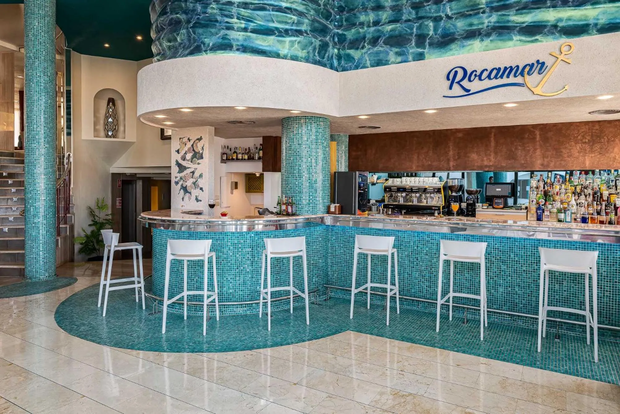 Lounge or bar in Perla Marina