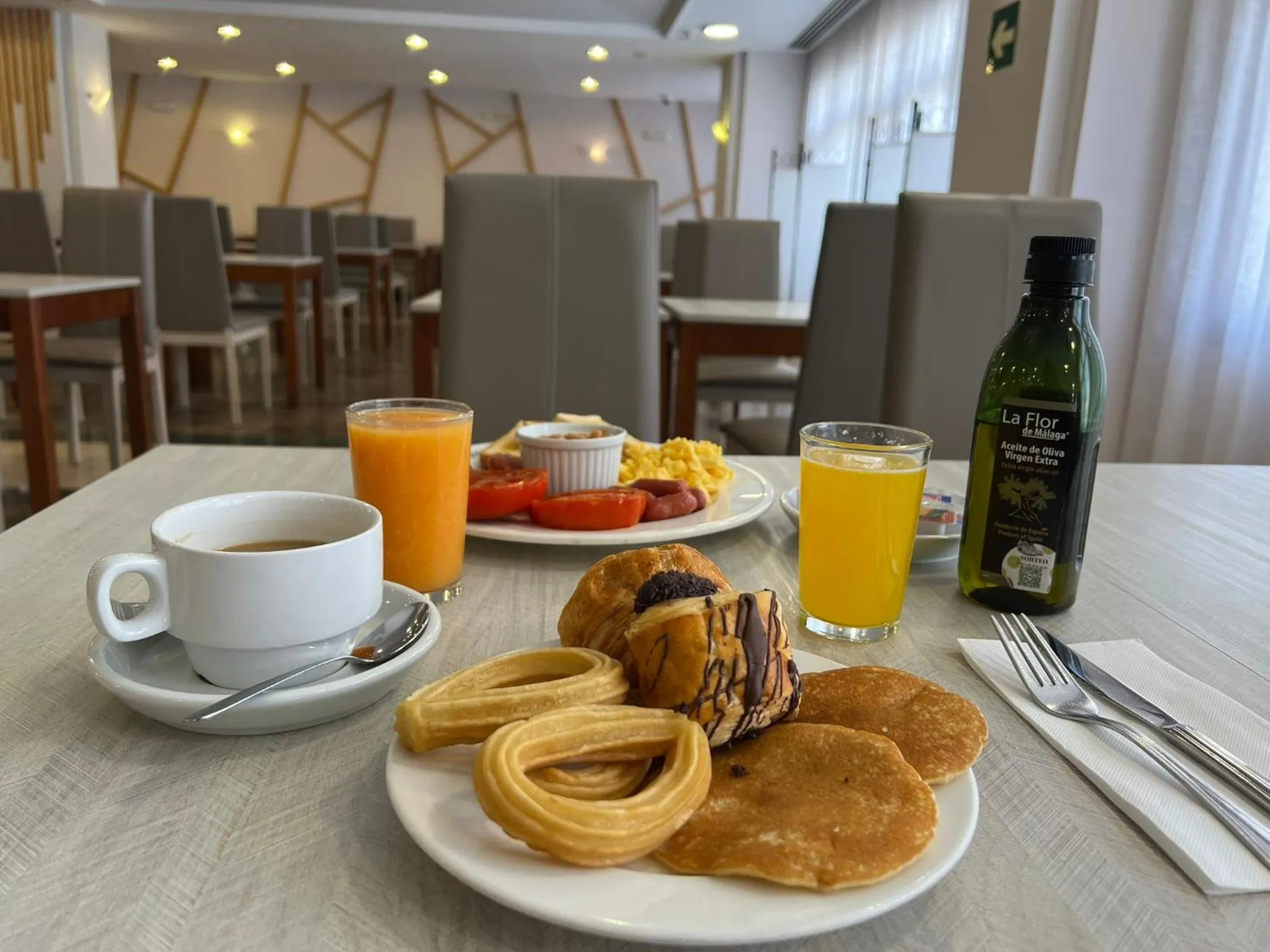 Restaurant/places to eat in Perla Marina