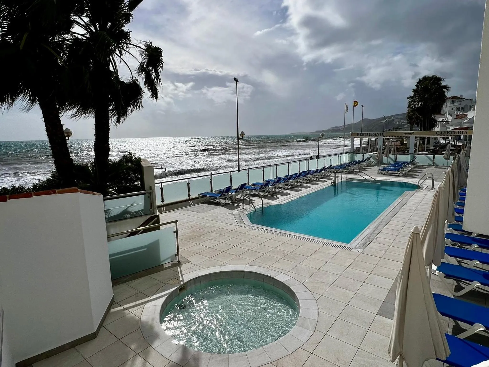 Swimming pool in Perla Marina