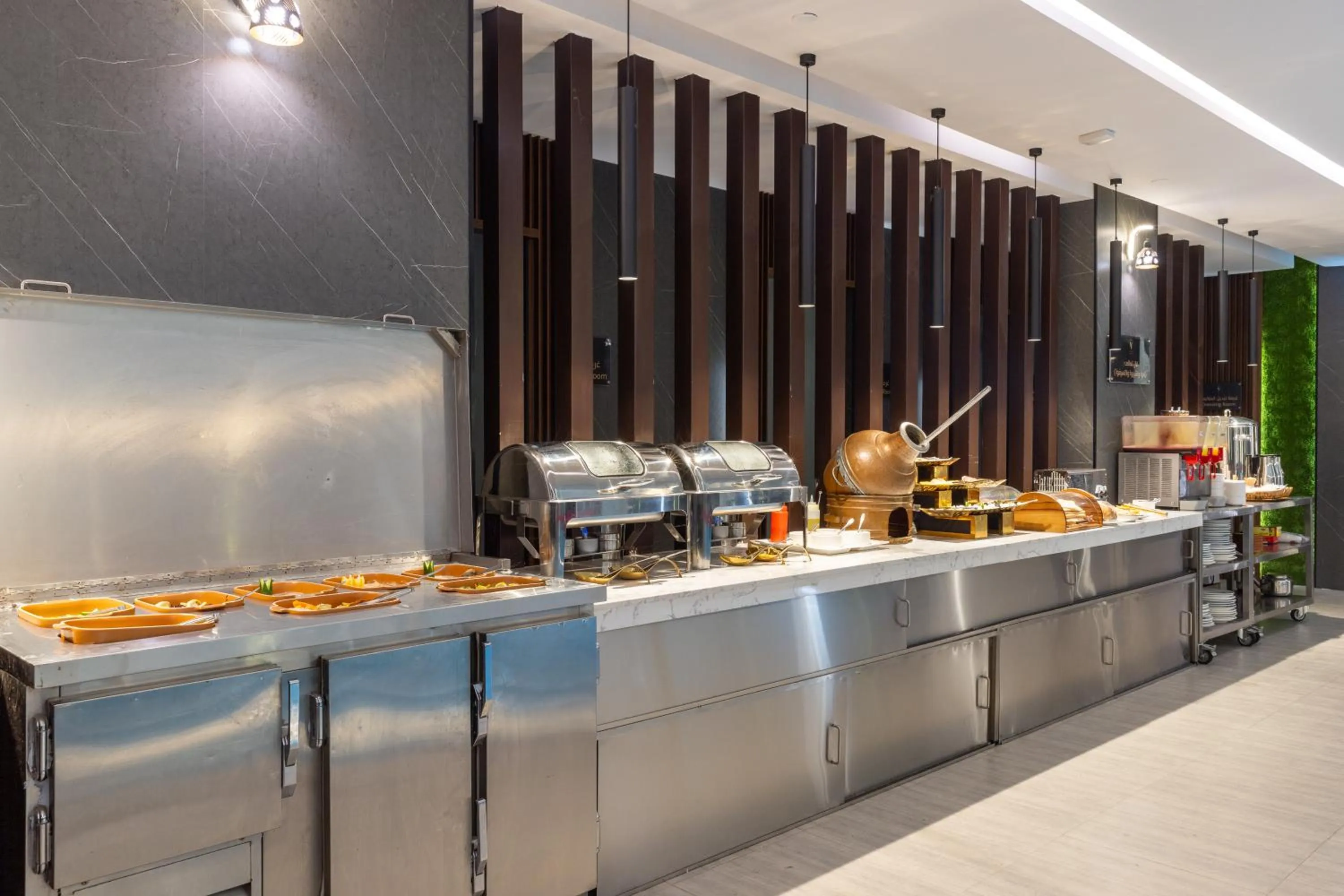 Restaurant/places to eat in Luxury Night Al Munsiyah