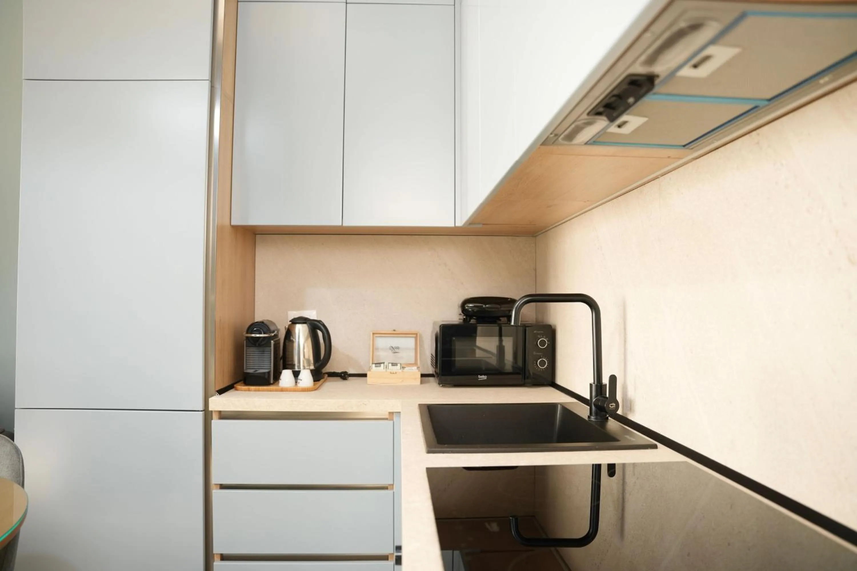 Coffee/tea facilities in Ambassador Skyline Apartments