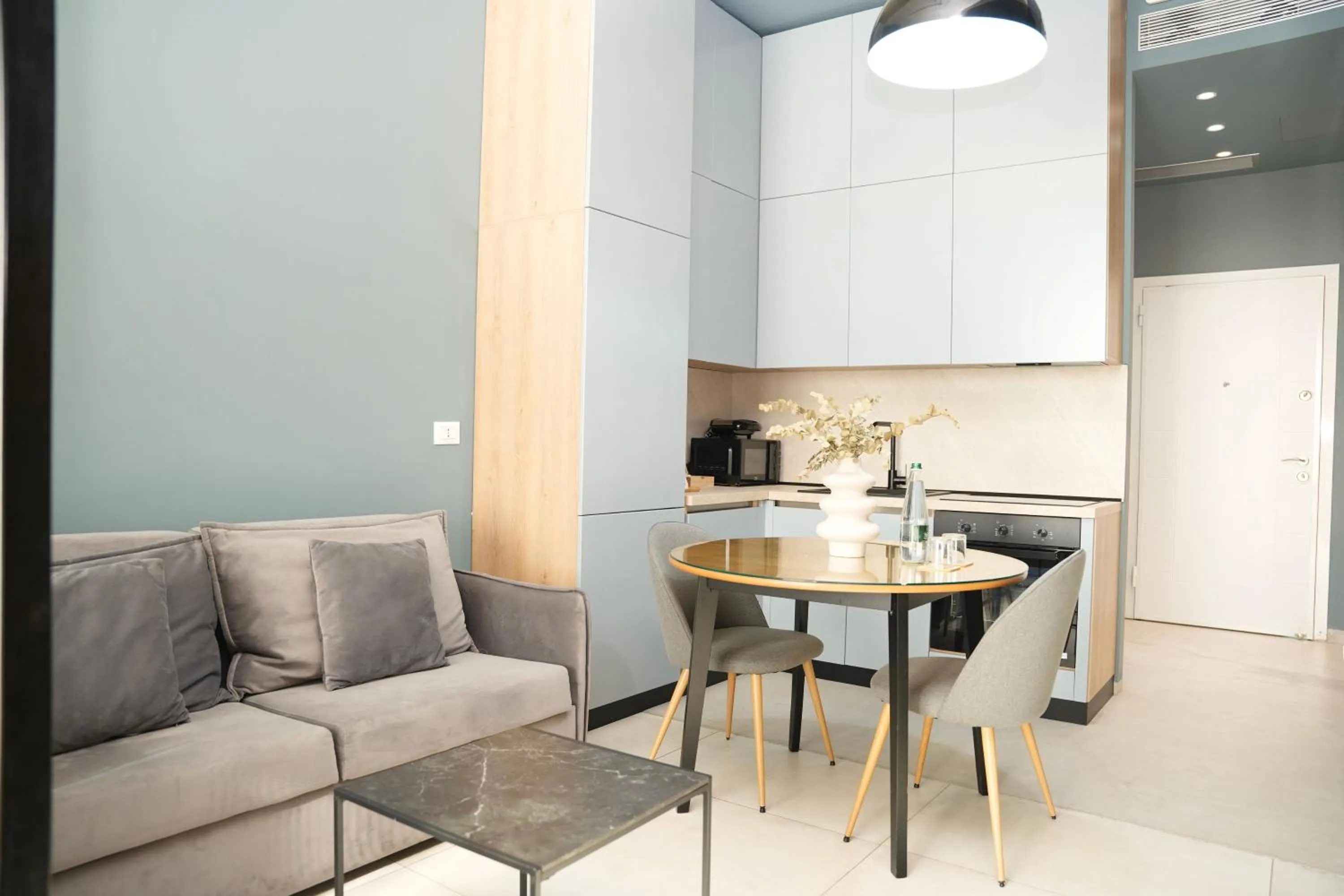 Living room in Ambassador Skyline Apartments