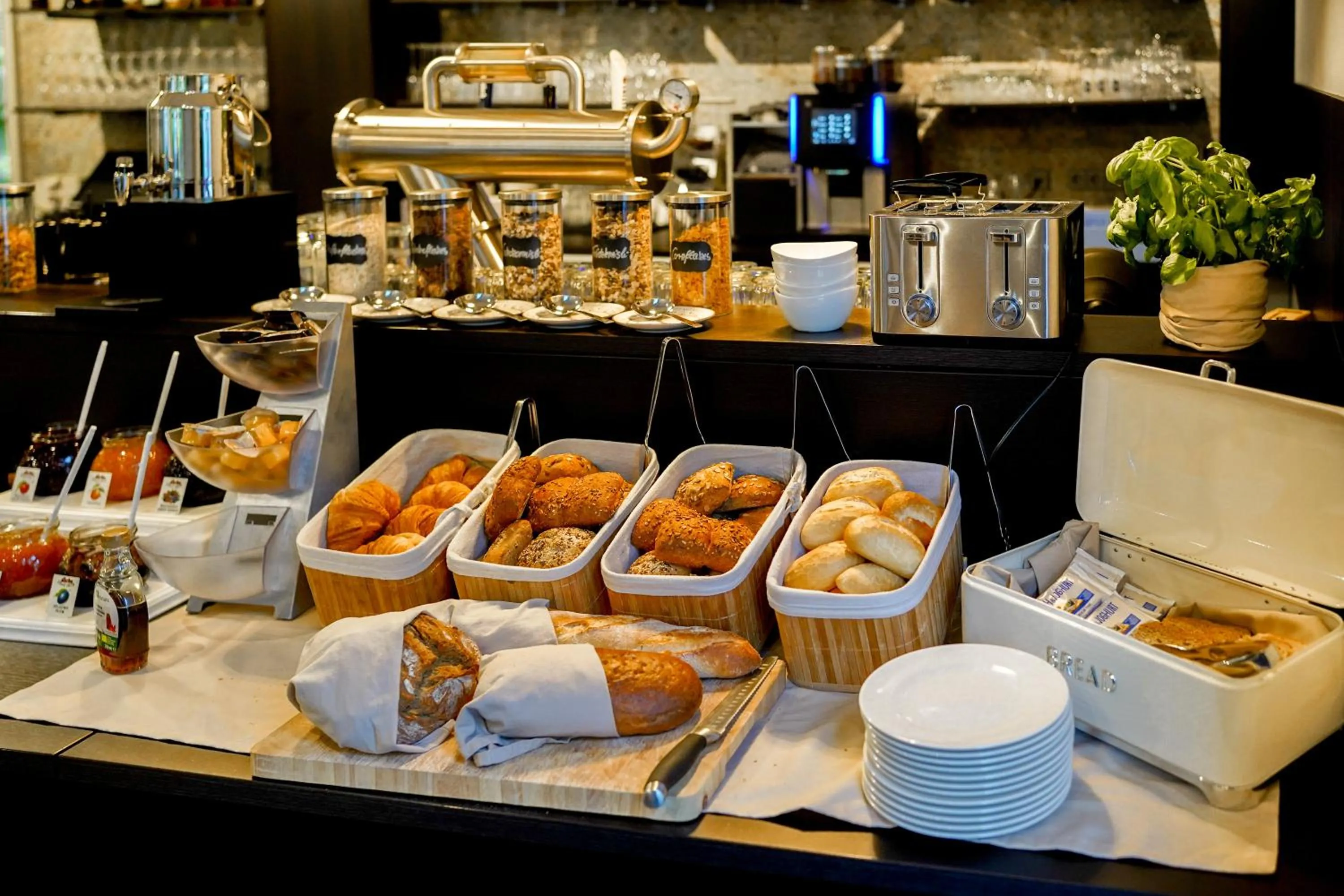 Breakfast in Gandersheimer Boardinghouse