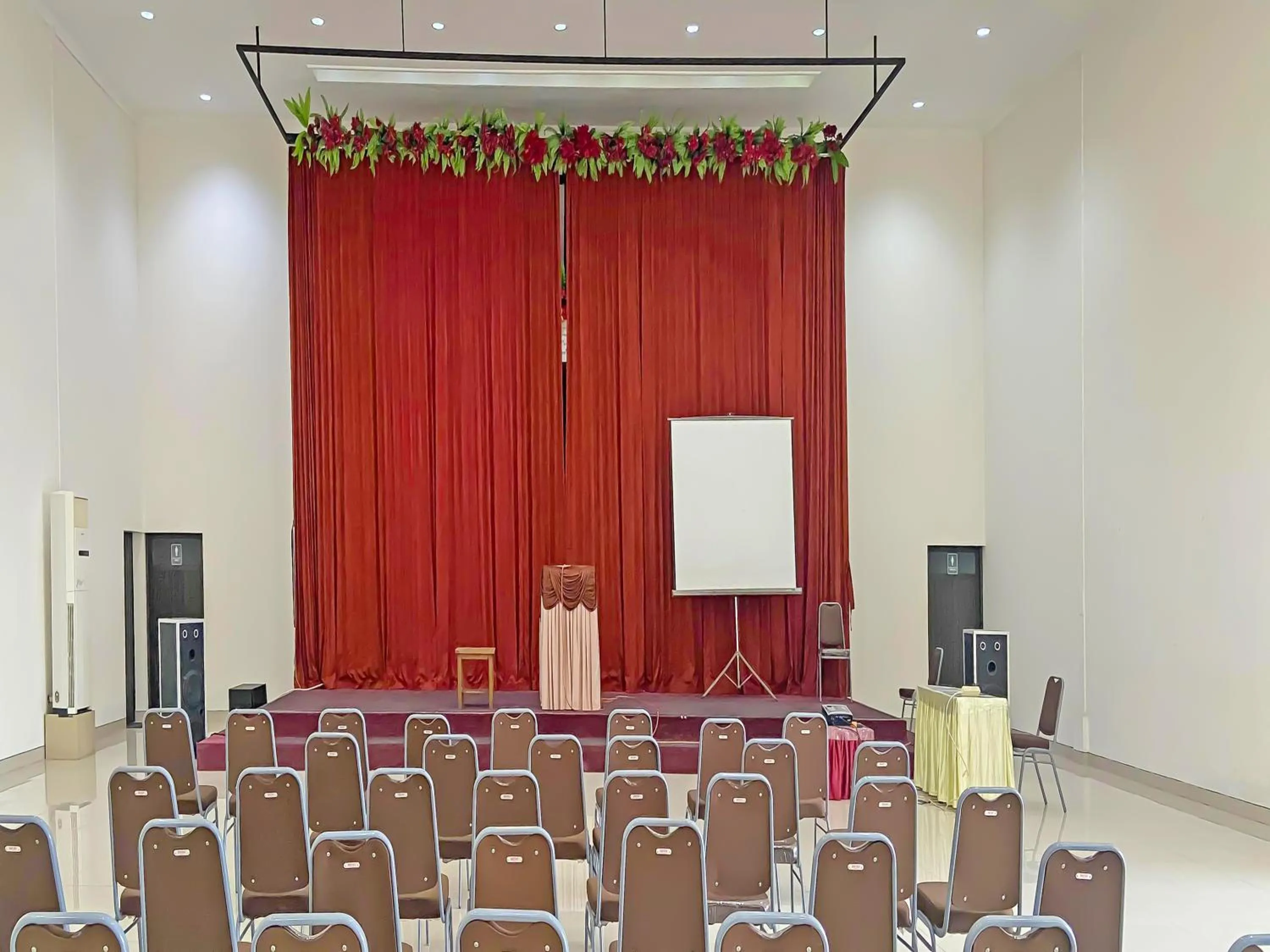 Banquet/Function facilities in Hotel O Gajah Mada Indah