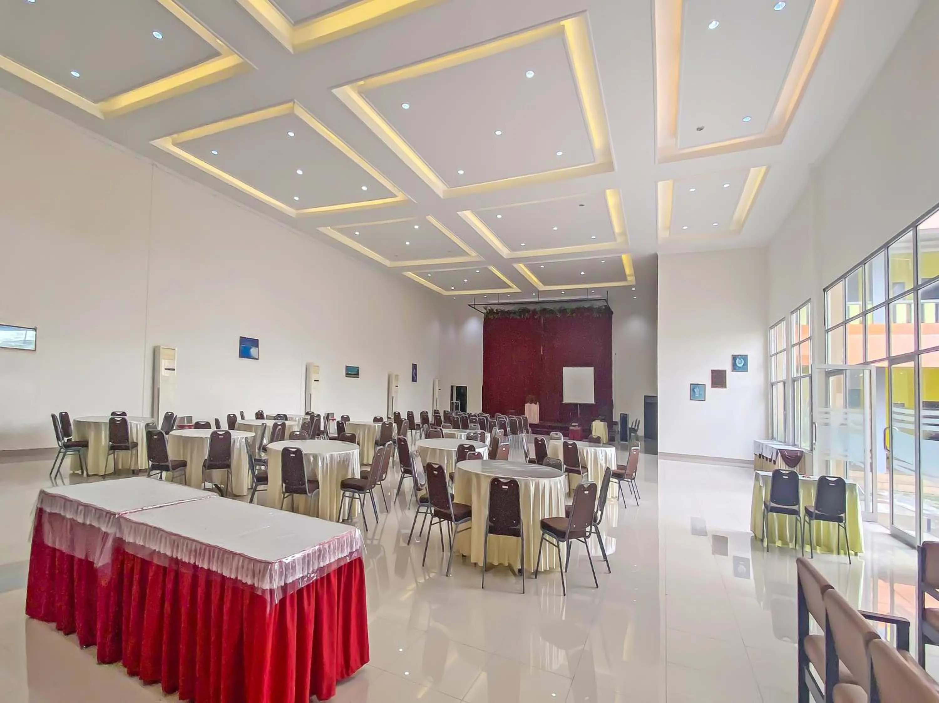 Banquet/Function facilities in Hotel O Gajah Mada Indah