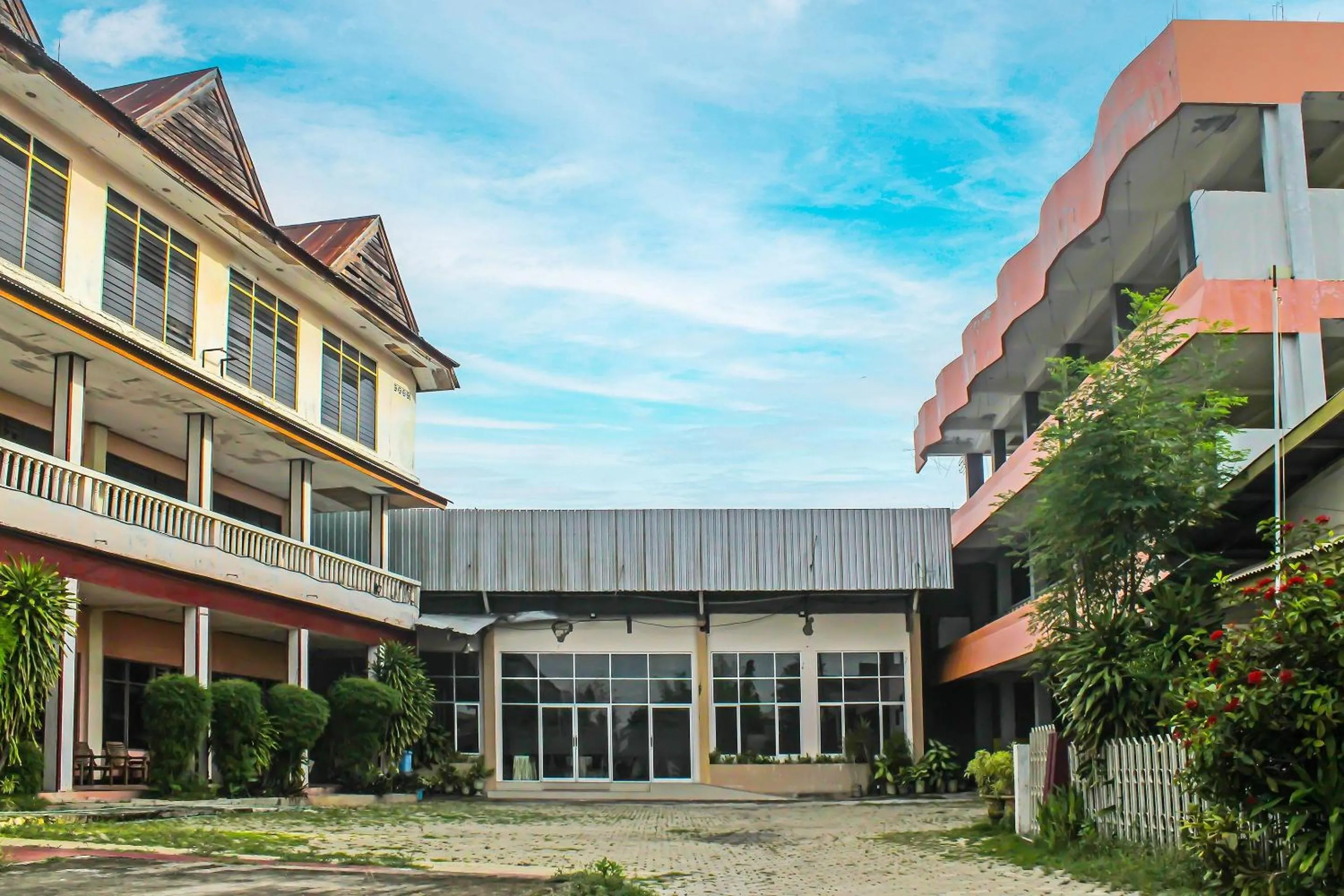 Facade/entrance in Hotel O Gajah Mada Indah