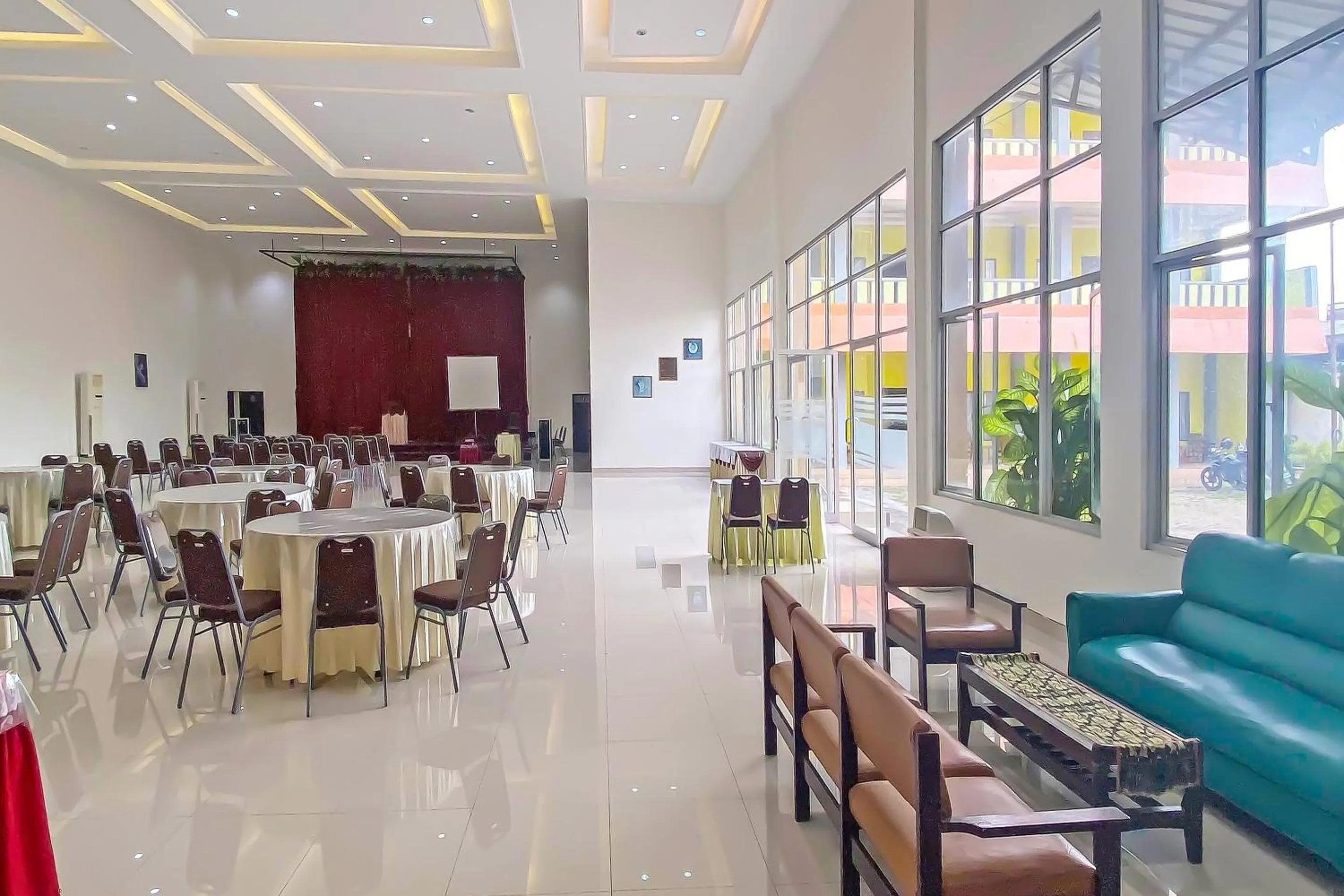 Lobby or reception in Hotel O Gajah Mada Indah