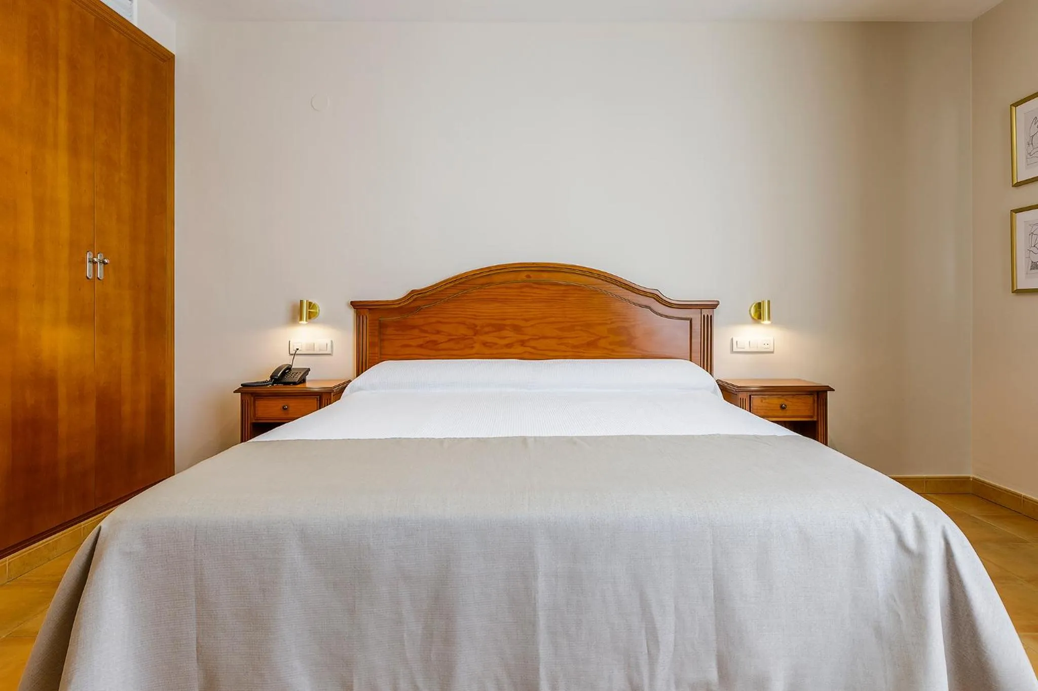 Bed in Hotel Almijara - Mares