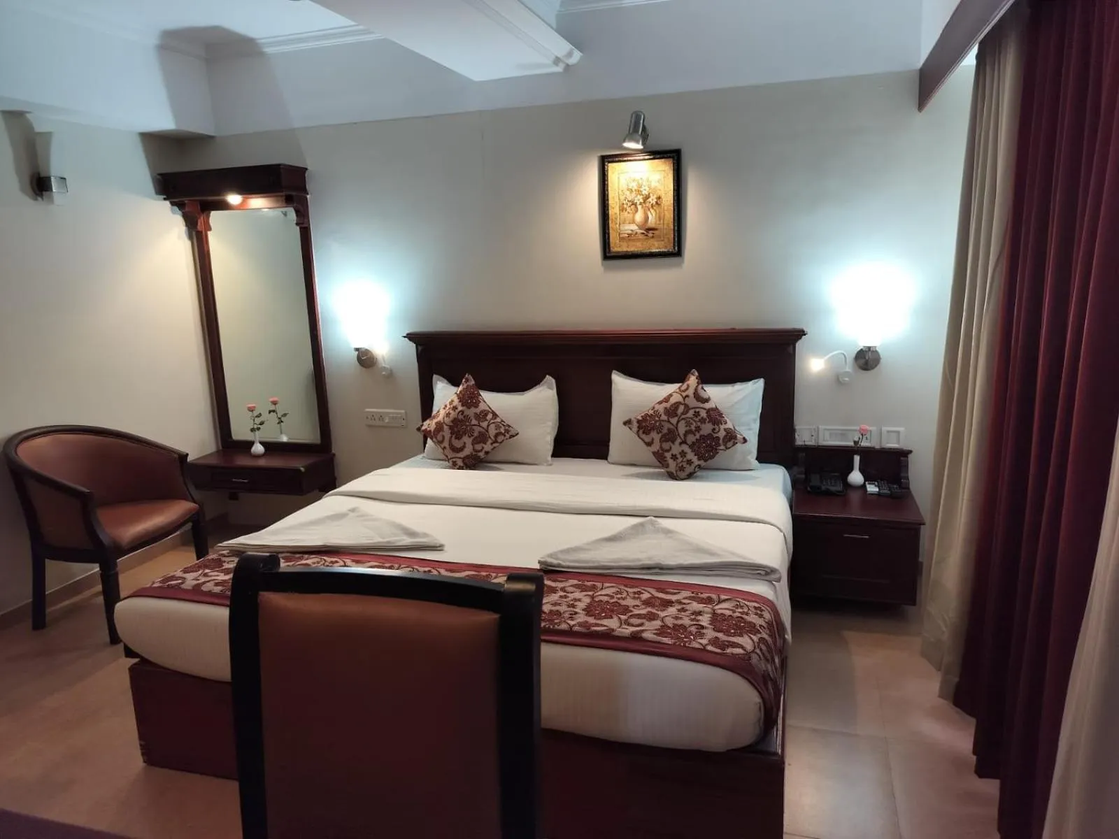 Bedroom, Bed in Hotel Seven Hills