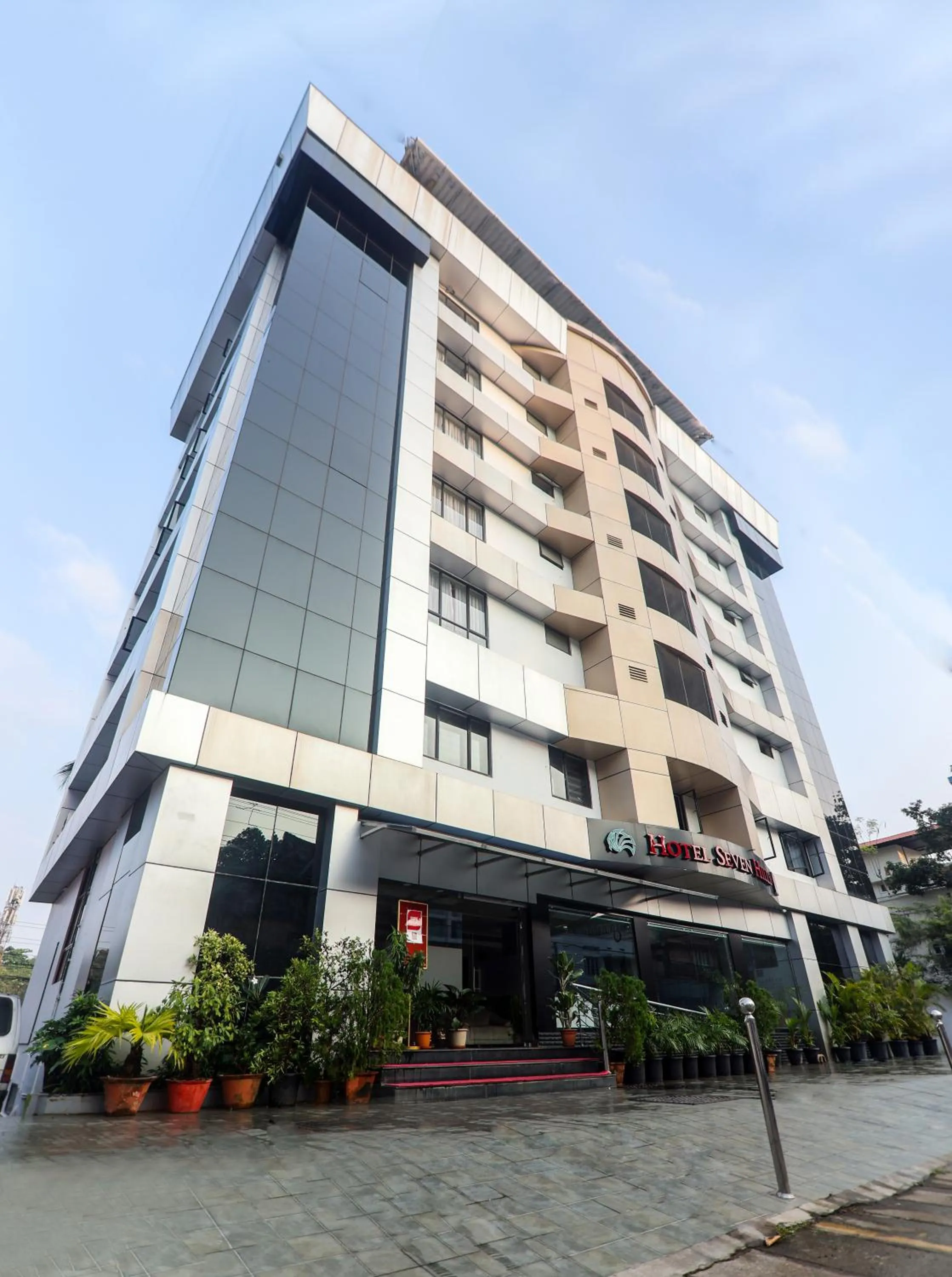 Facade/entrance in Hotel Seven Hills