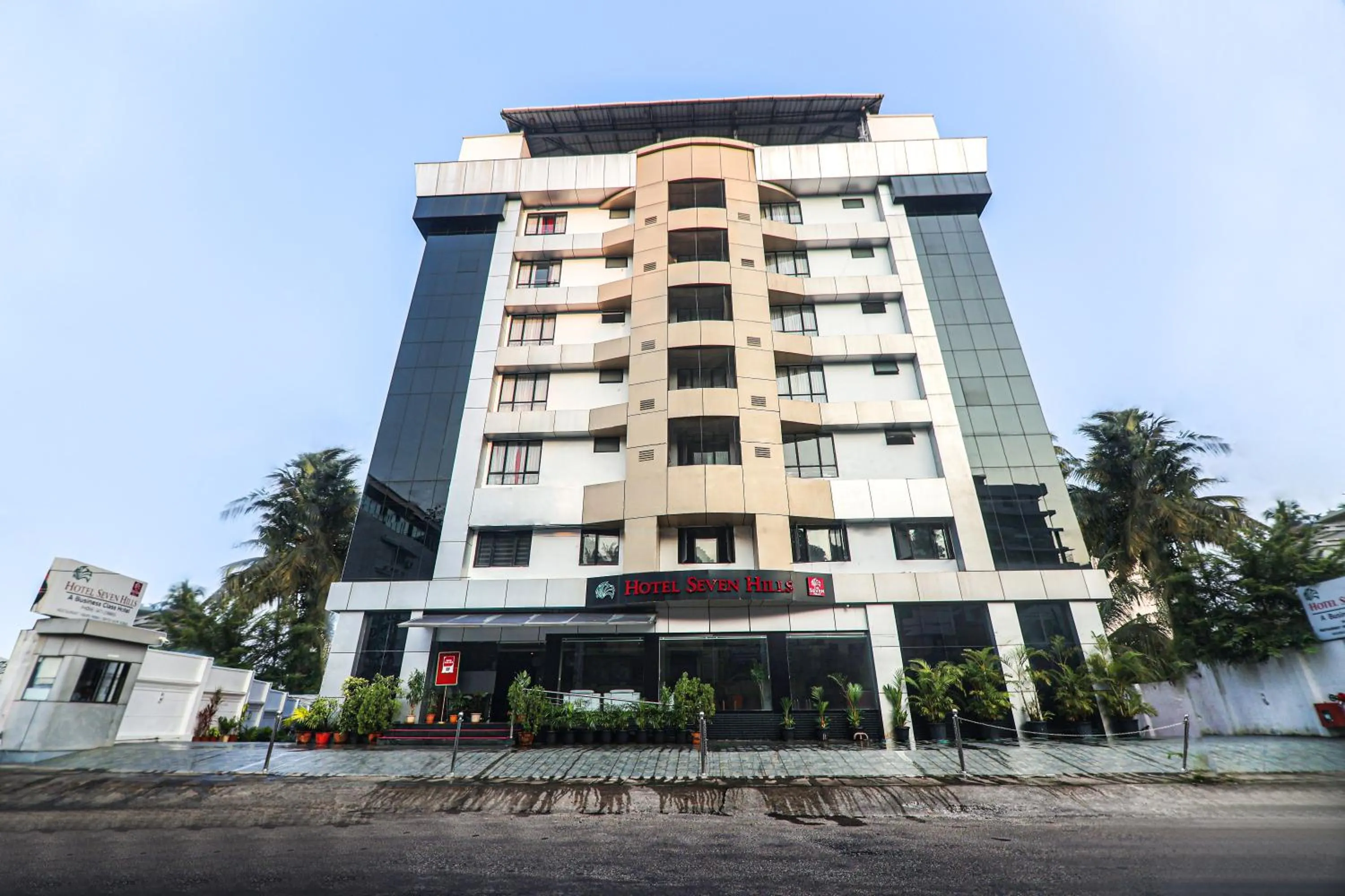 Facade/entrance in Hotel Seven Hills