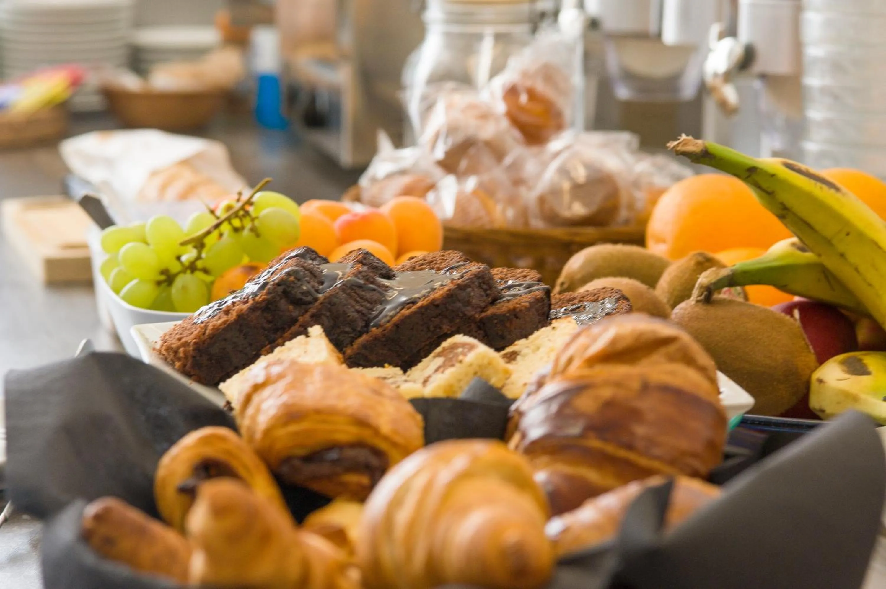 Restaurant/places to eat in Hotel Marfil