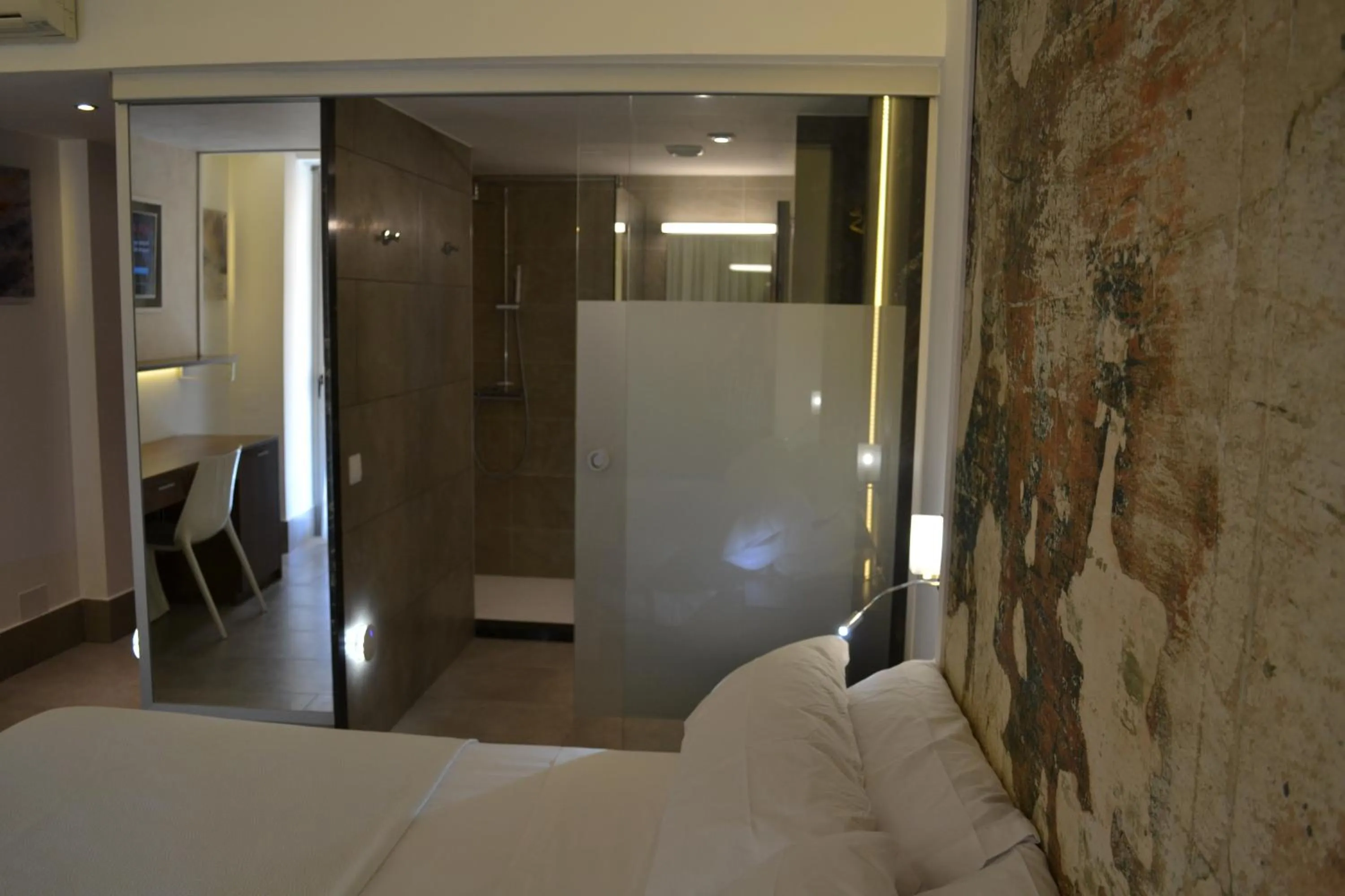 Photo of the whole room in Hotel Marfil