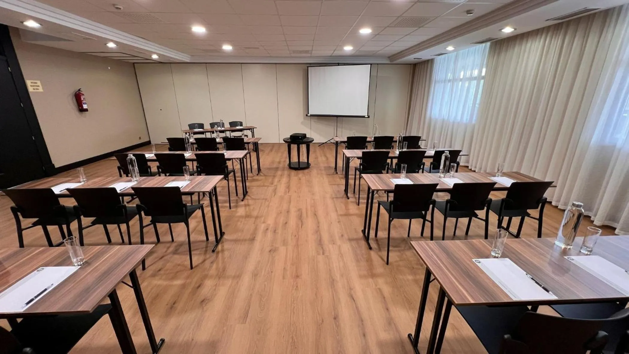 Meeting/conference room in Oca Puerta del Camino Hotel