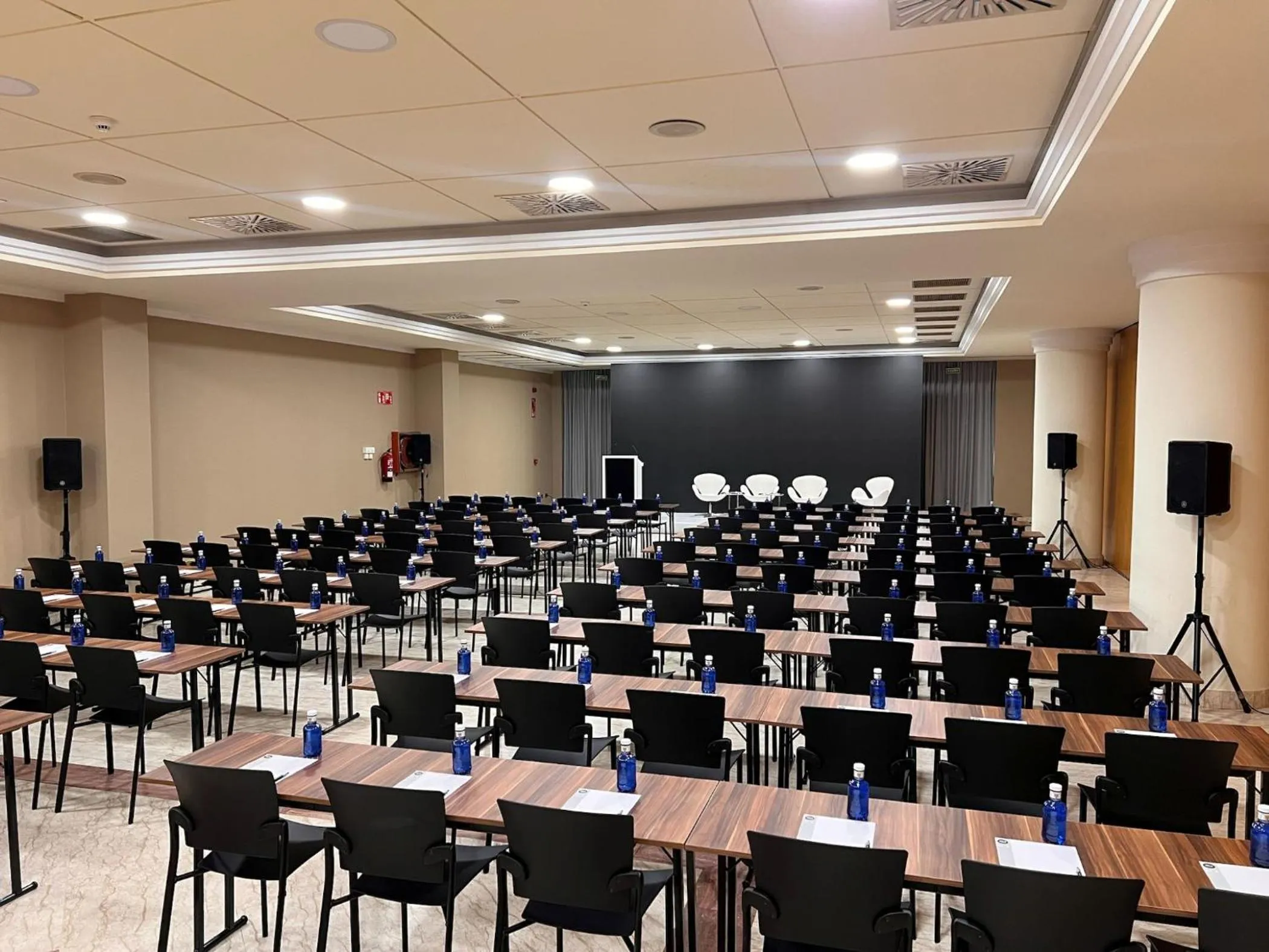 Meeting/conference room in Oca Puerta del Camino Hotel