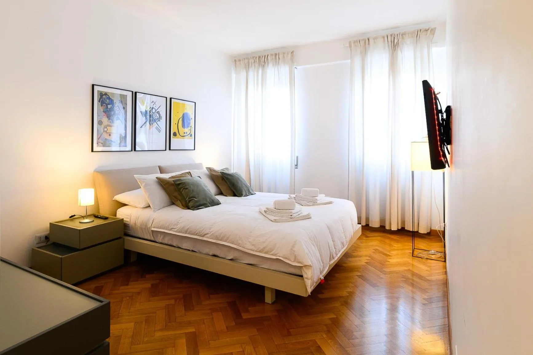 Bed in Peaceful Penthouse with Garage by NDP rent