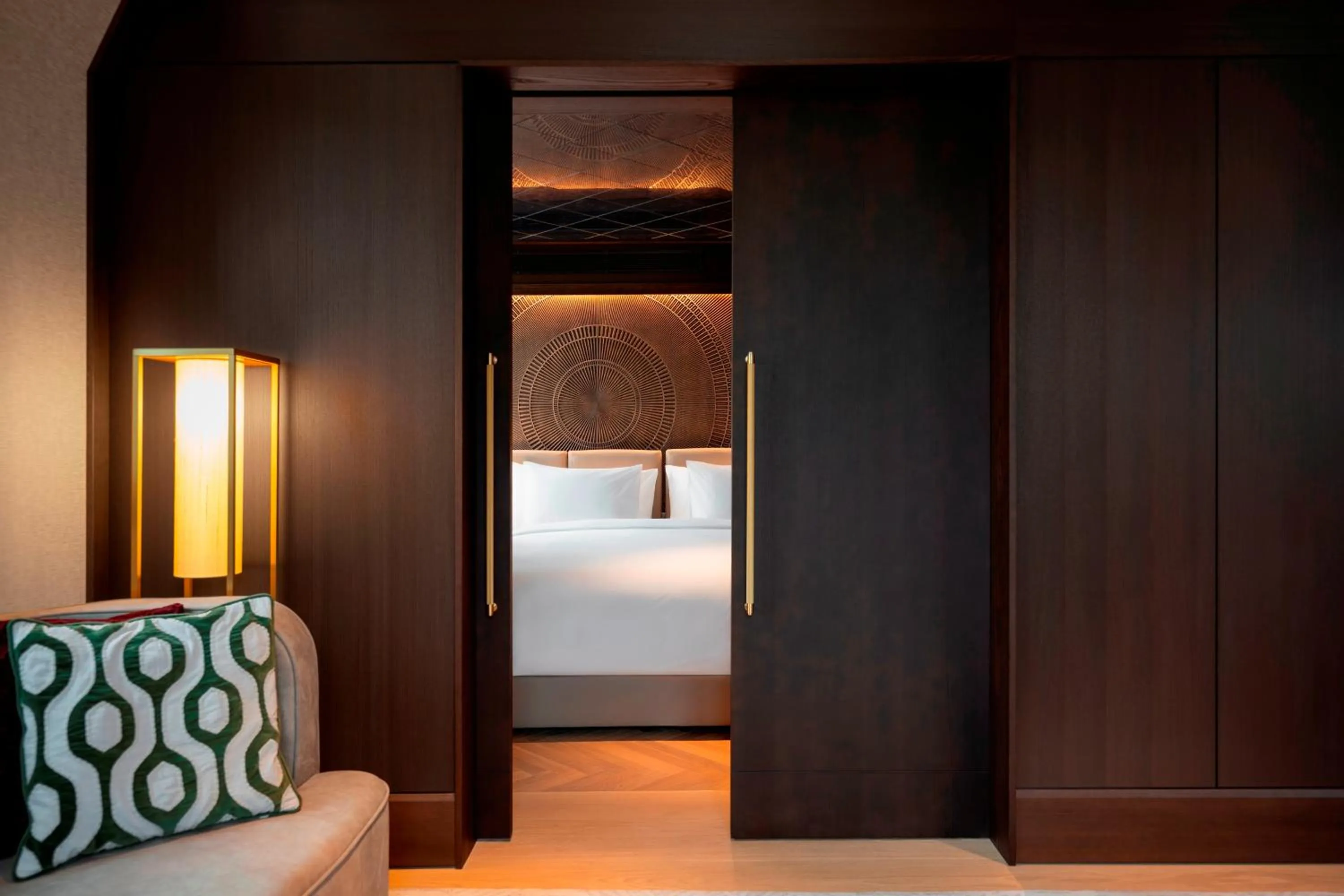 Photo of the whole room, Bed in Almanac Palais Vienna