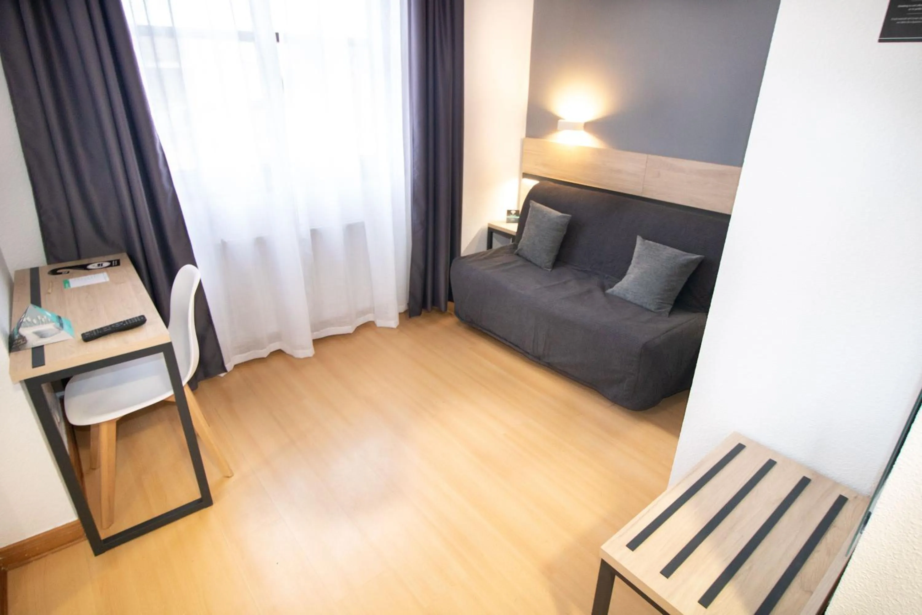 Photo of the whole room, Bed in Alda Puerto Seco