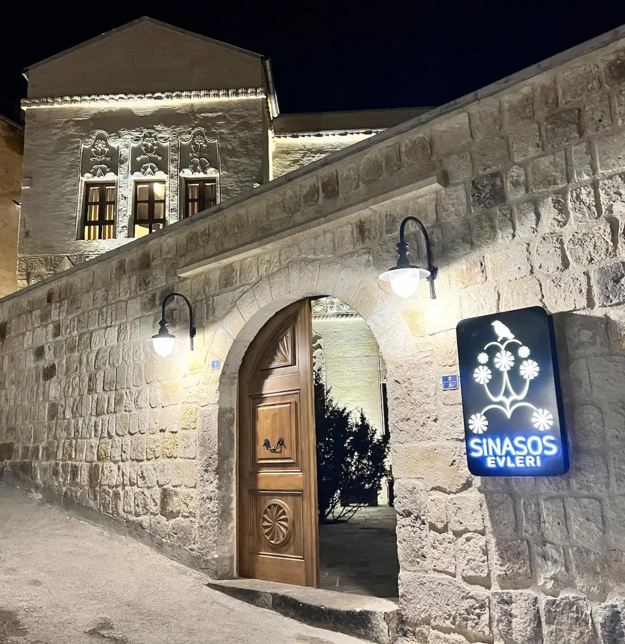 Property building in Sinasos Evleri