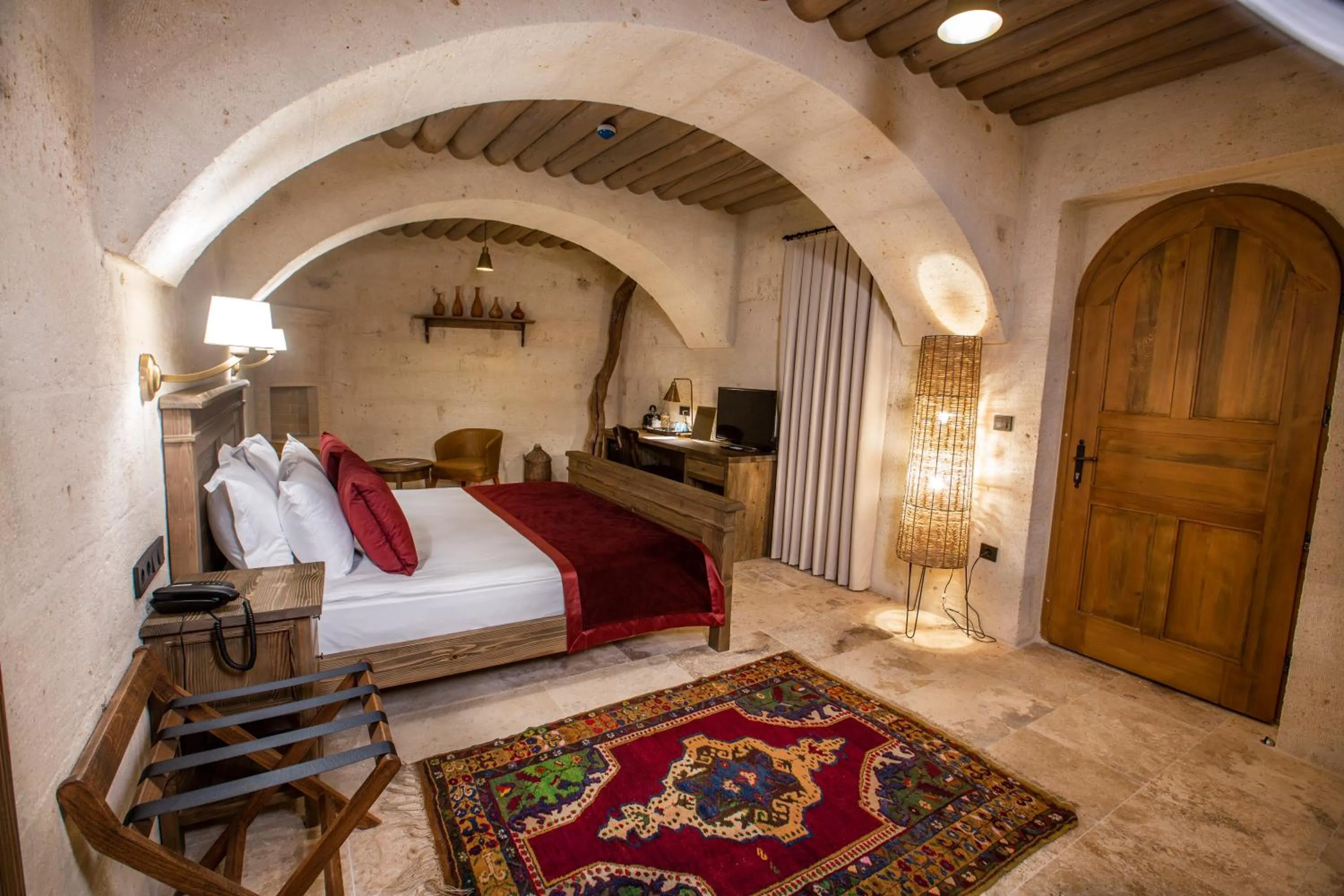 Photo of the whole room, Bed in Sinasos Evleri