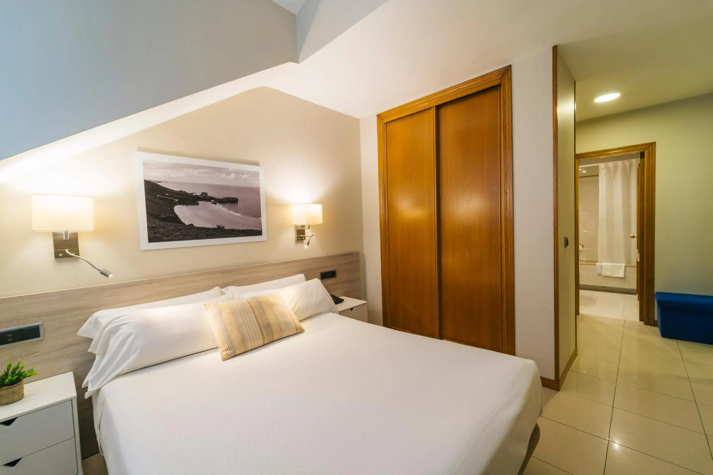 Bedroom, Bed in Miracielos