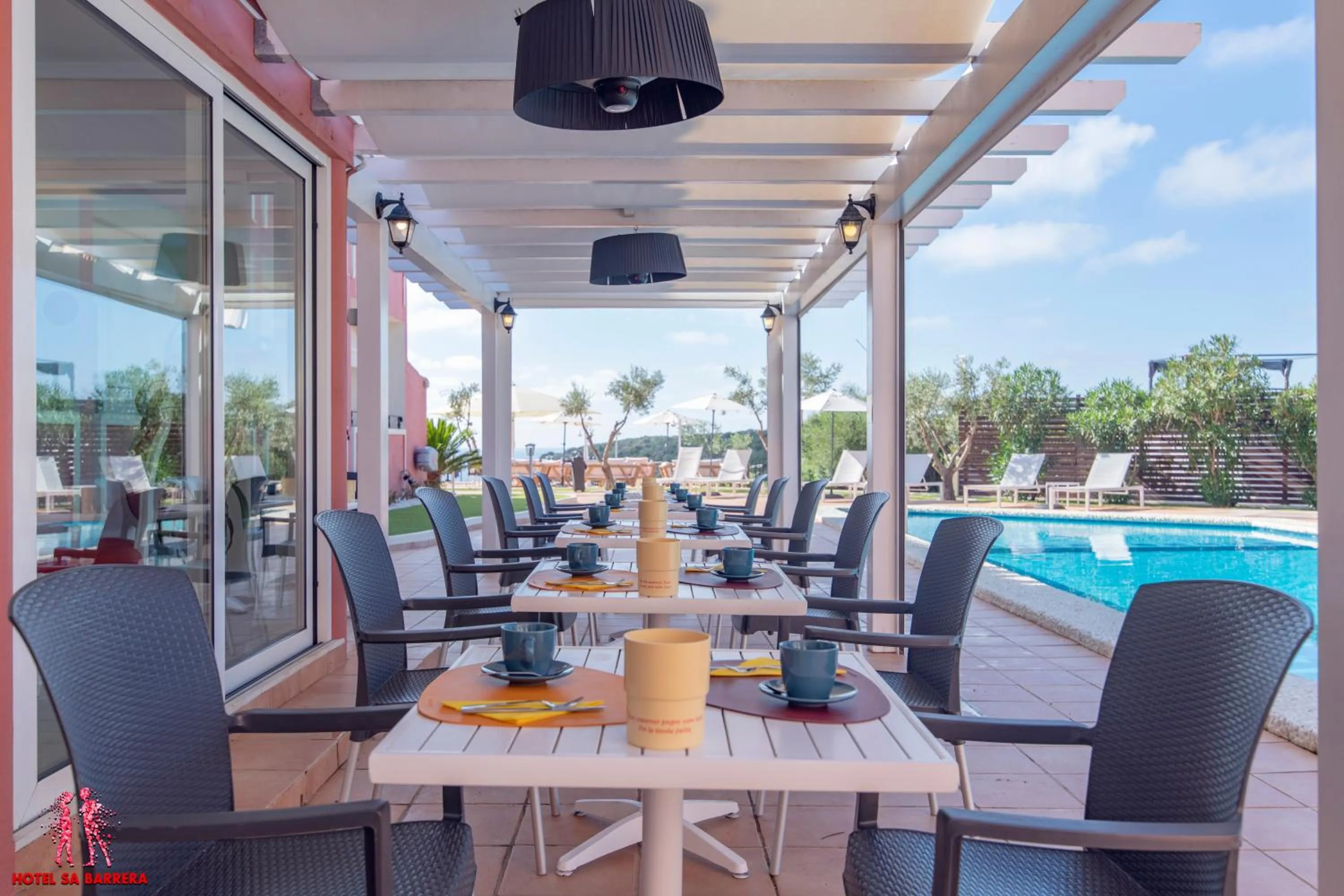 Restaurant/places to eat in Hotel Sa Barrera - Adults Only