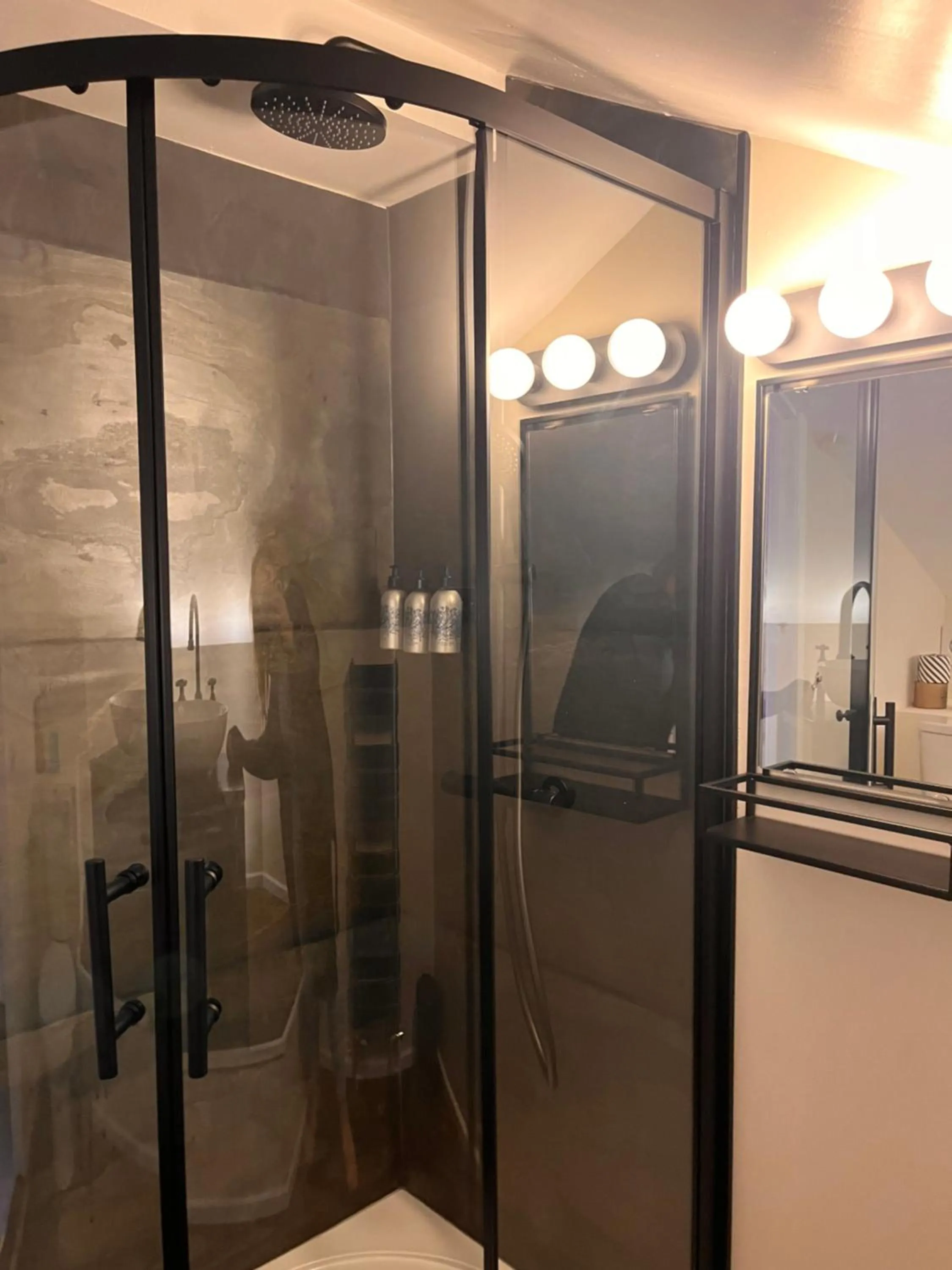 Shower in Plas Dolguog