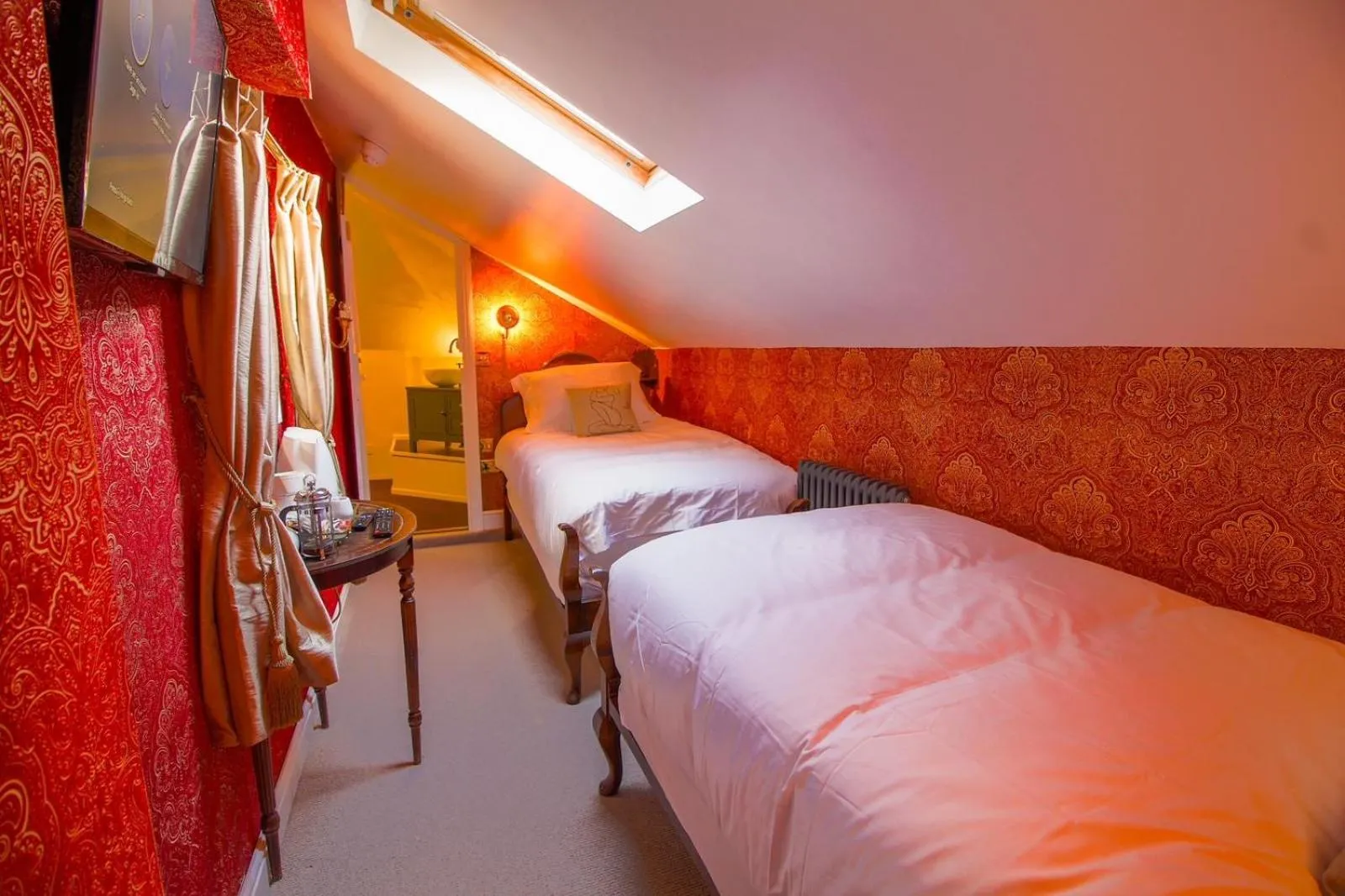 Photo of the whole room, Bed in Plas Dolguog