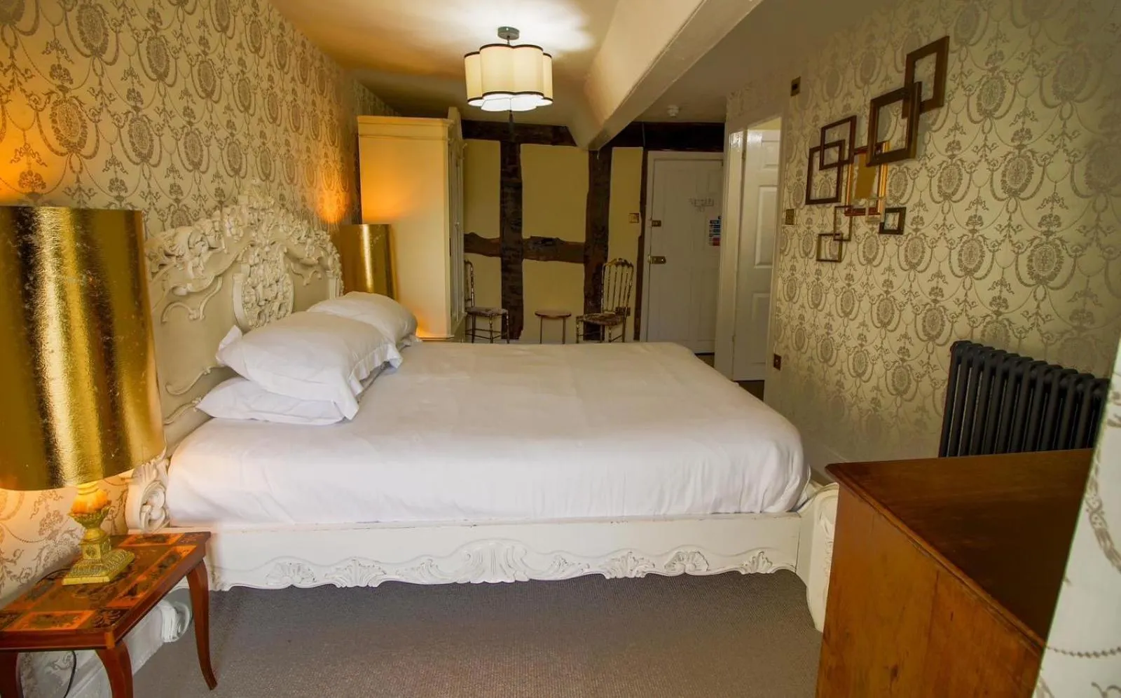 Photo of the whole room, Bed in Plas Dolguog