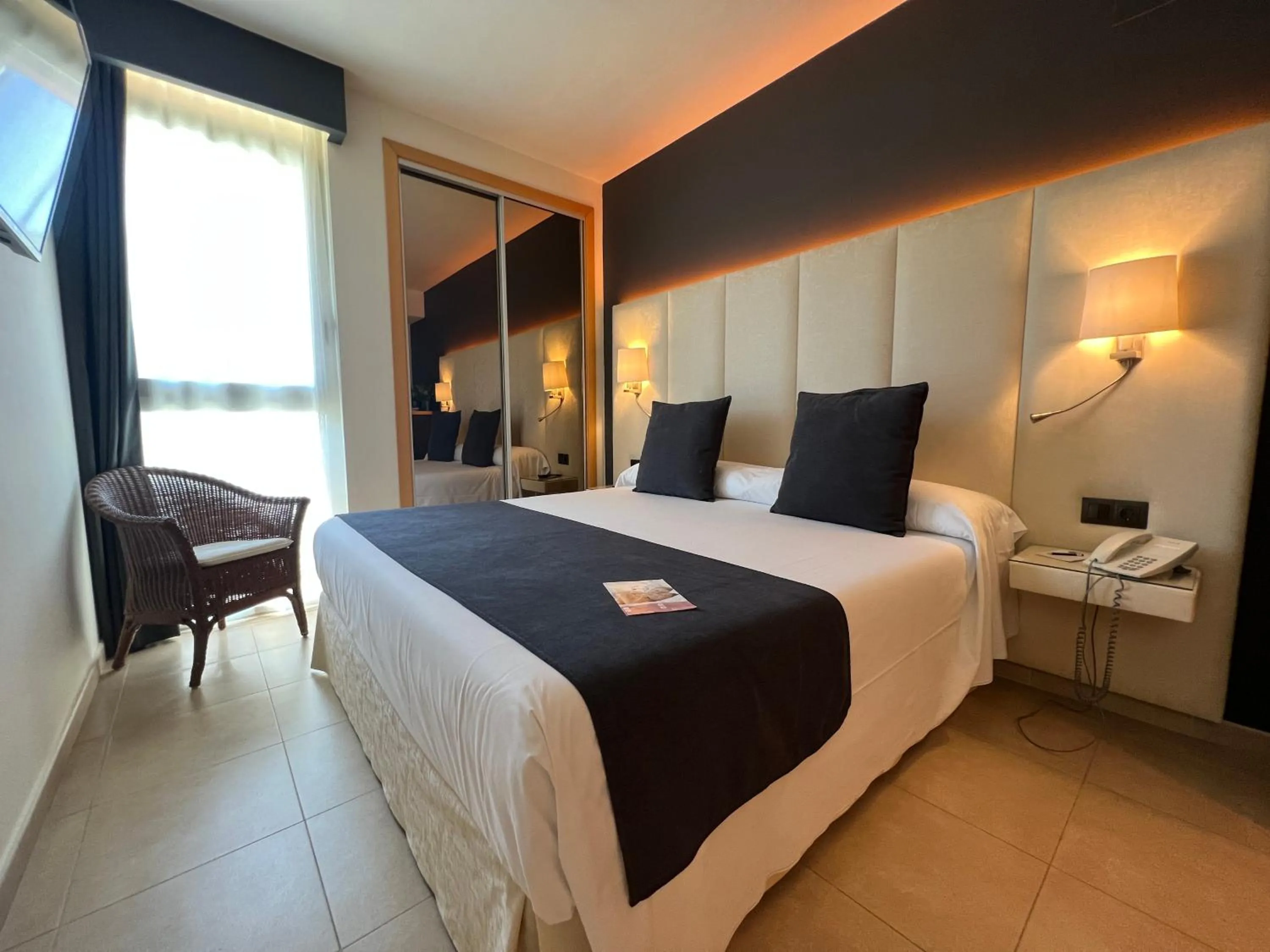 Bedroom, Bed in ON Family Islantilla